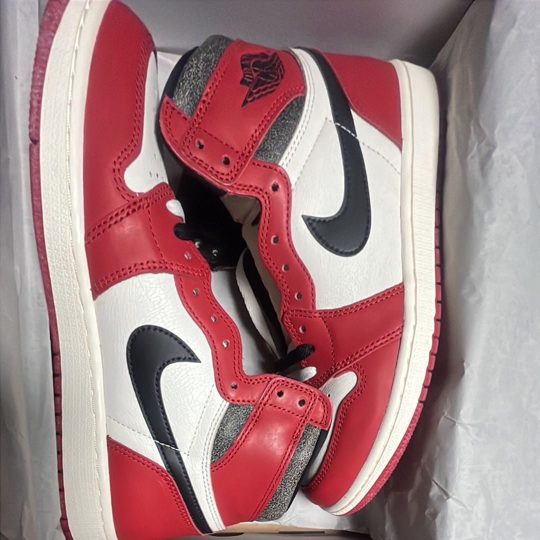 Nike Air Jordan 1 High OG "Lost & Found/Chicago"