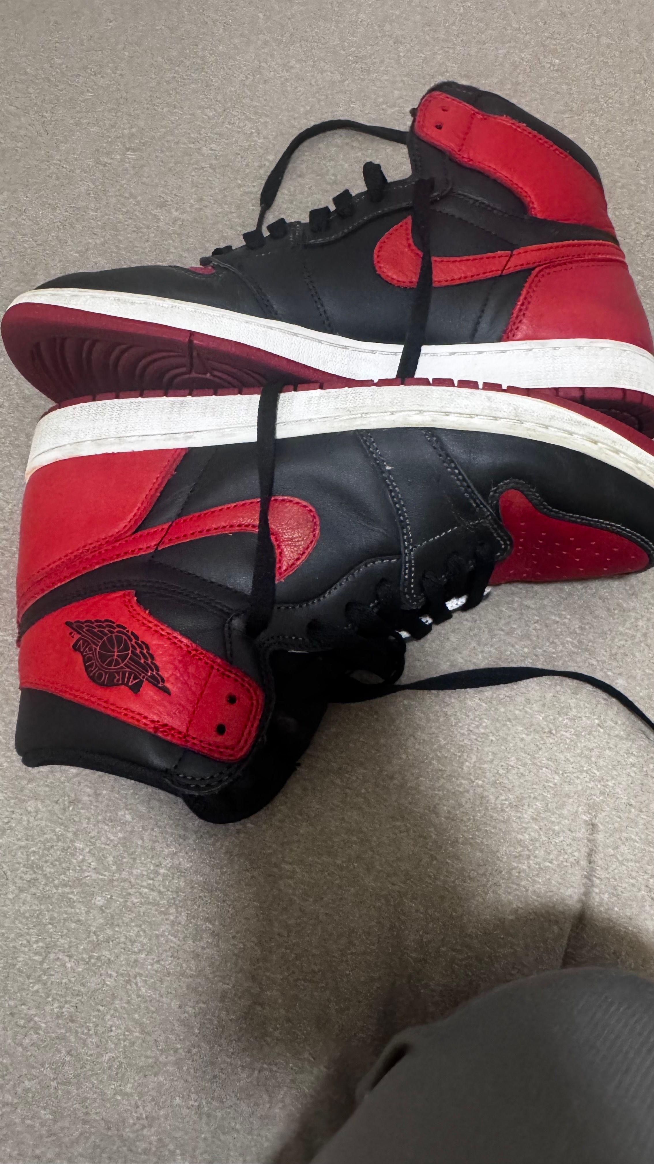 Nike Air Jordan 1 Retro High OG "Bred/Banned" (2016)