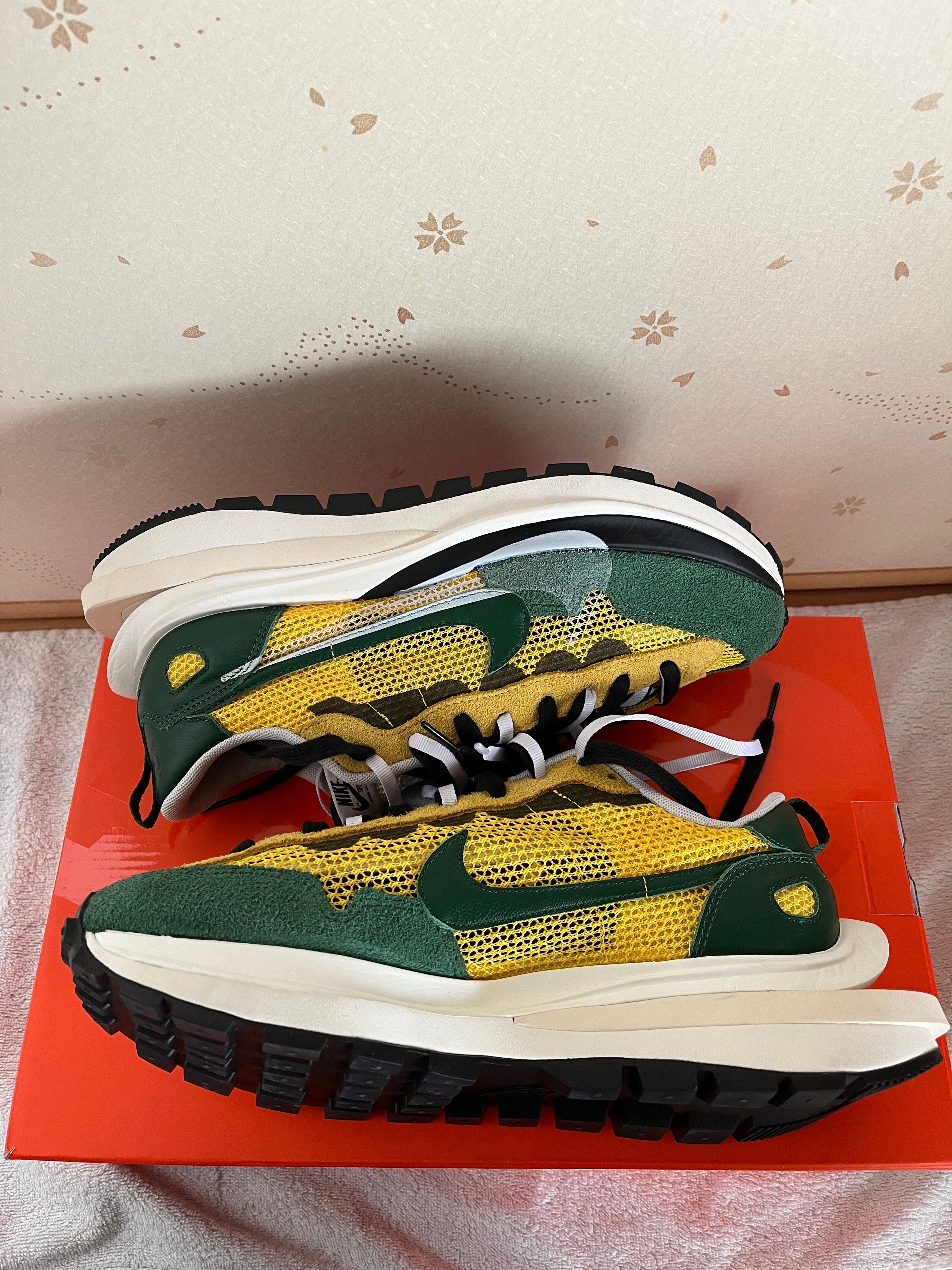 sacai × Nike Vapor Waffle "Tour Yellow/Stadium Green-Sail"