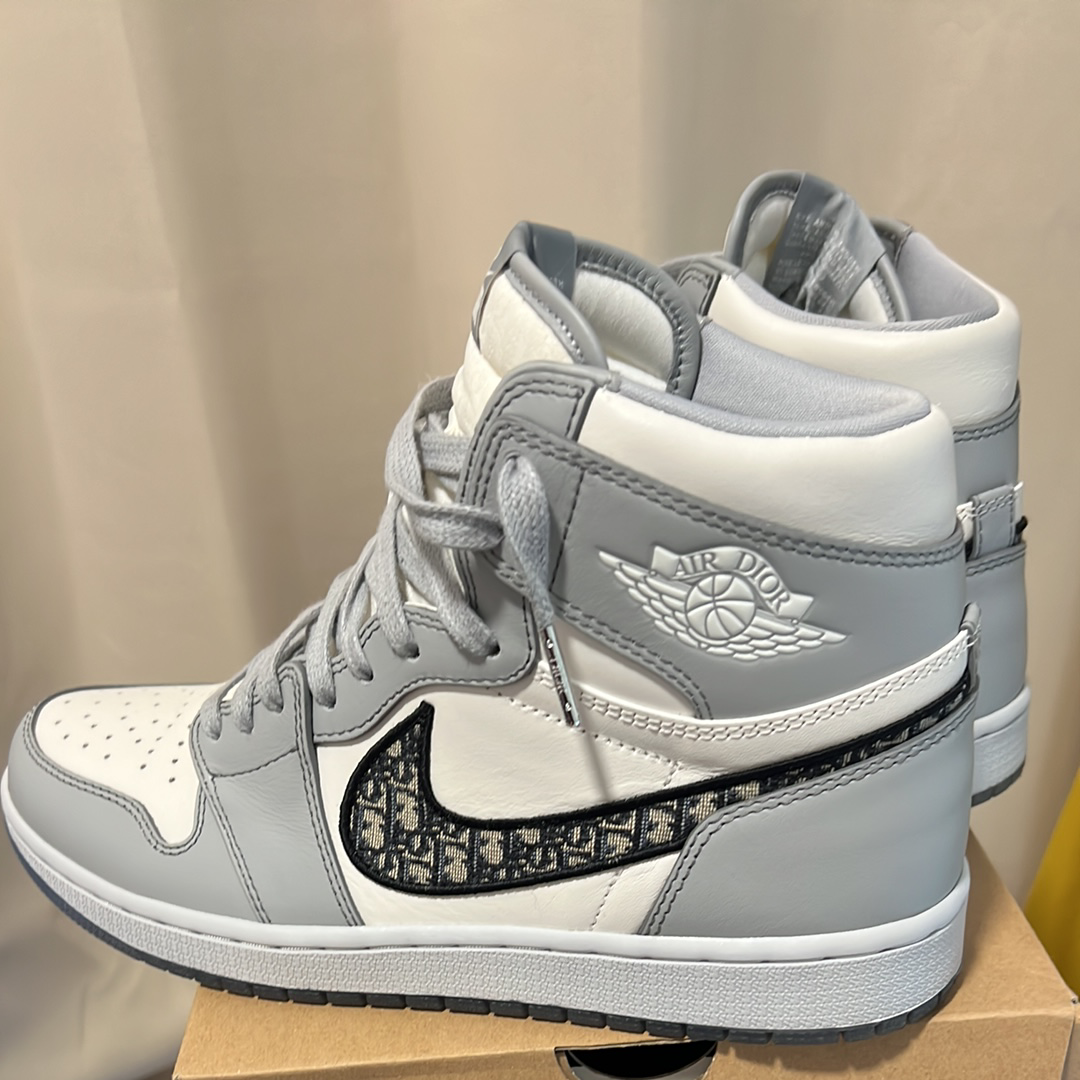 Dior × Nike Air Jordan 1 High OG "DIOR"