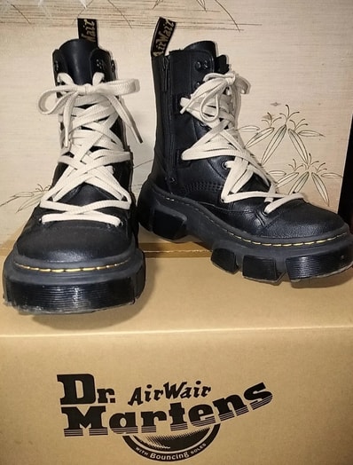 Dr.Martens DMXL Lace 8-Eye Boots "Black"
