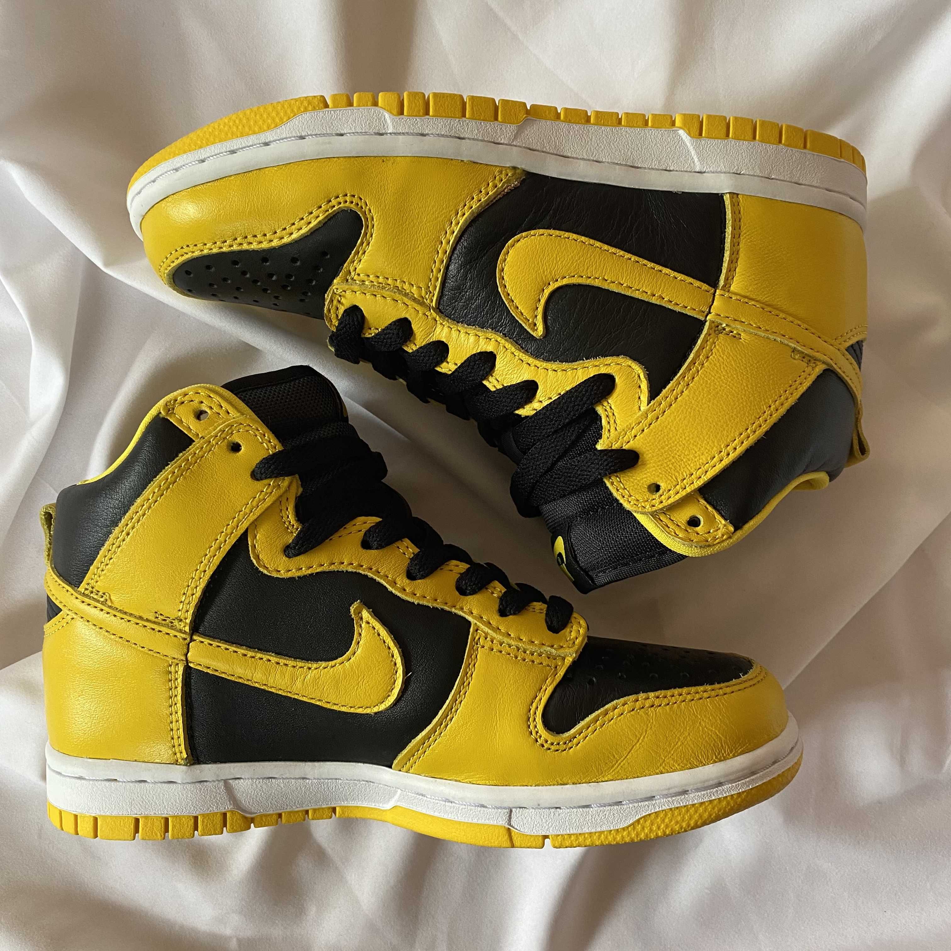 Nike Dunk High "Black/Varsity Maize"