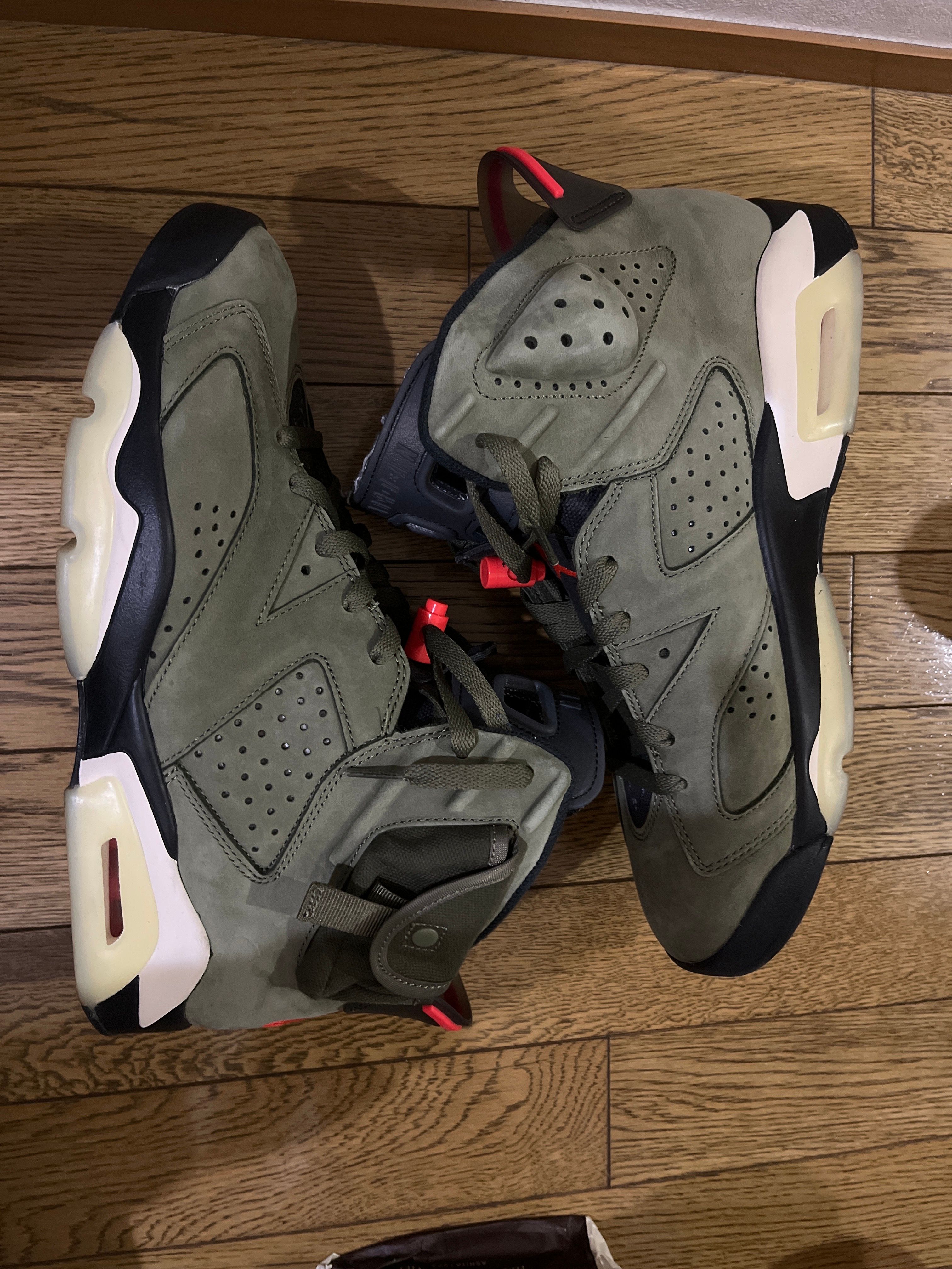 Travis Scott × Nike Air Jordan 6 Retro "Medium Olive"