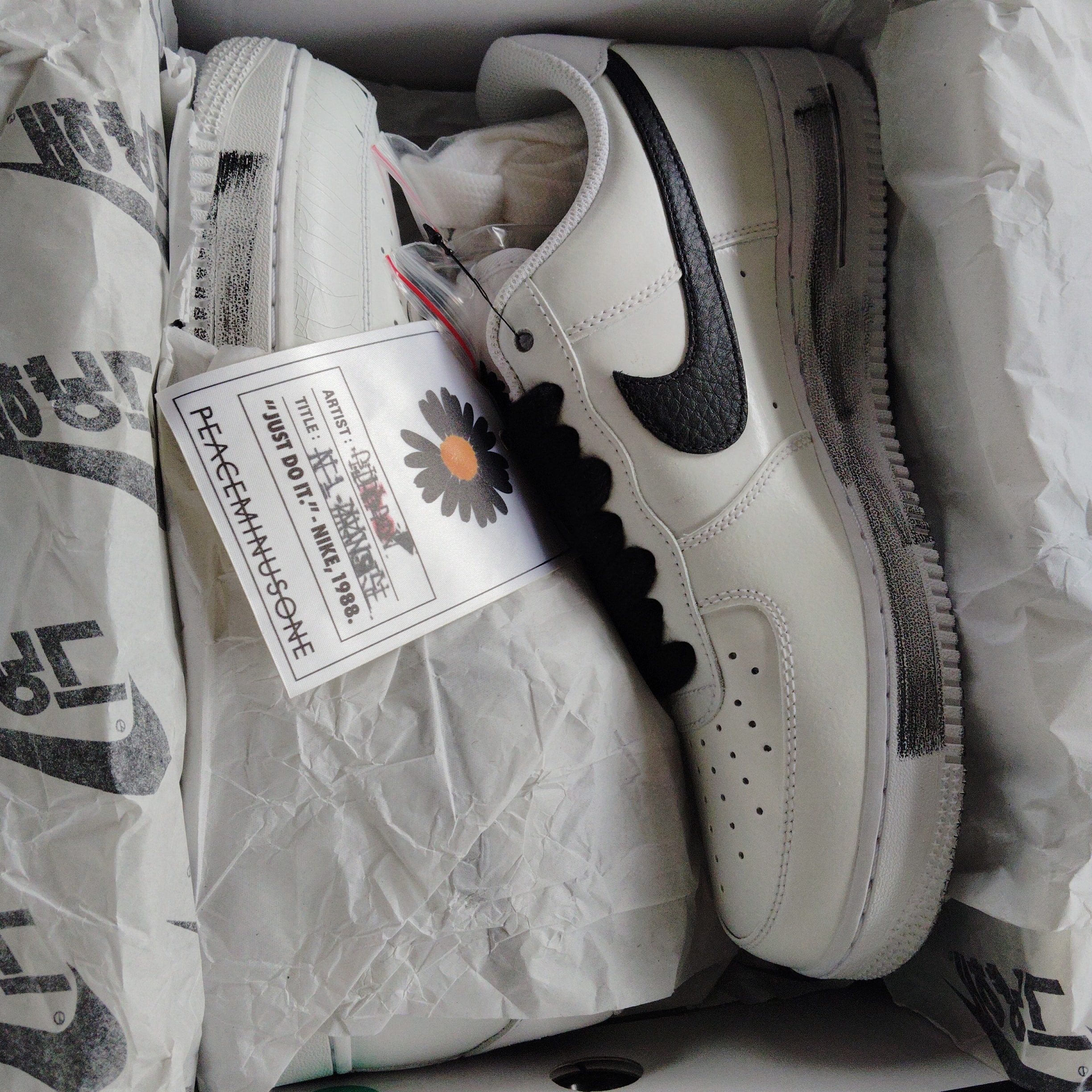 PEACEMINUSONE × Nike Air Force 1 Low "Para-noise/White/Black" / G-DRAGON
