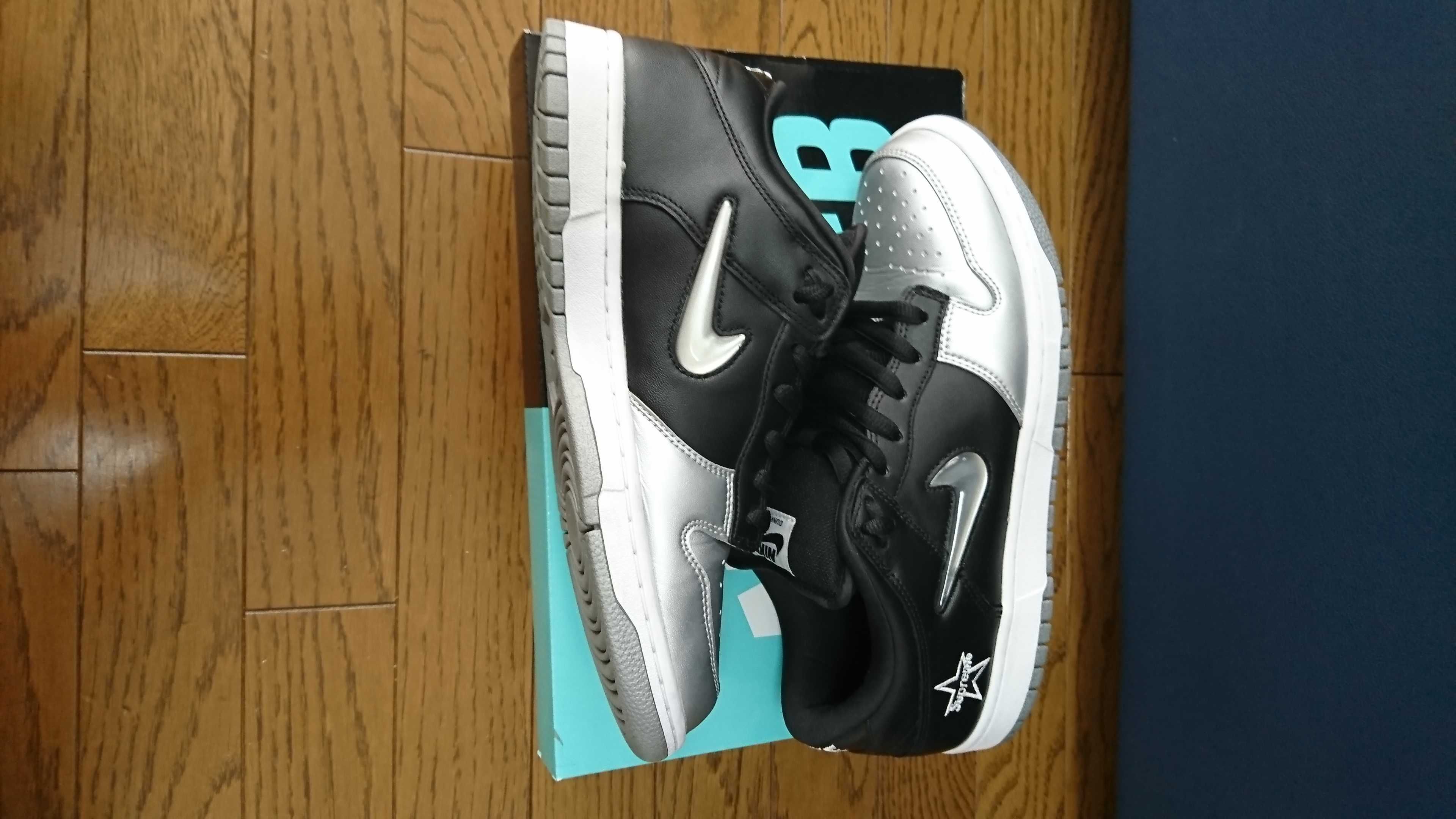 Supreme × Nike Dunk Low "Metallic Silver/Black"
