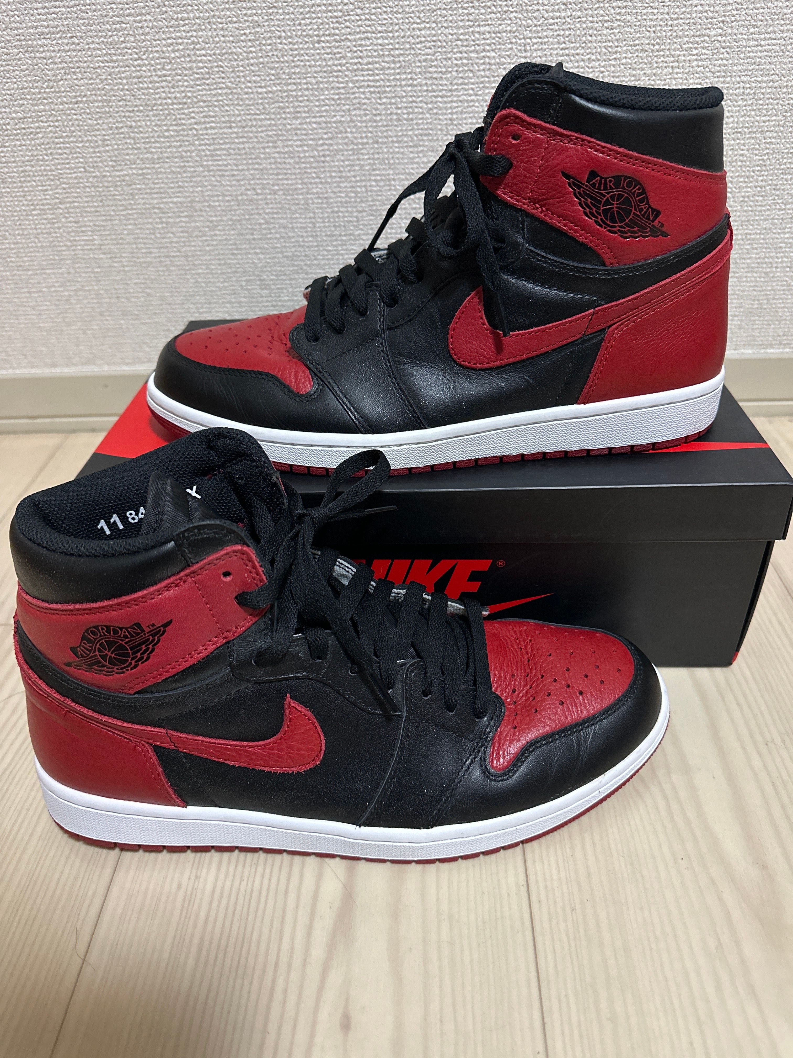 Nike Air Jordan 1 Retro High OG "Bred/Banned" (2016)