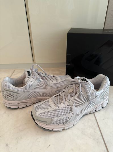 Nike Zoom Vomero 5 "Vast Grey"