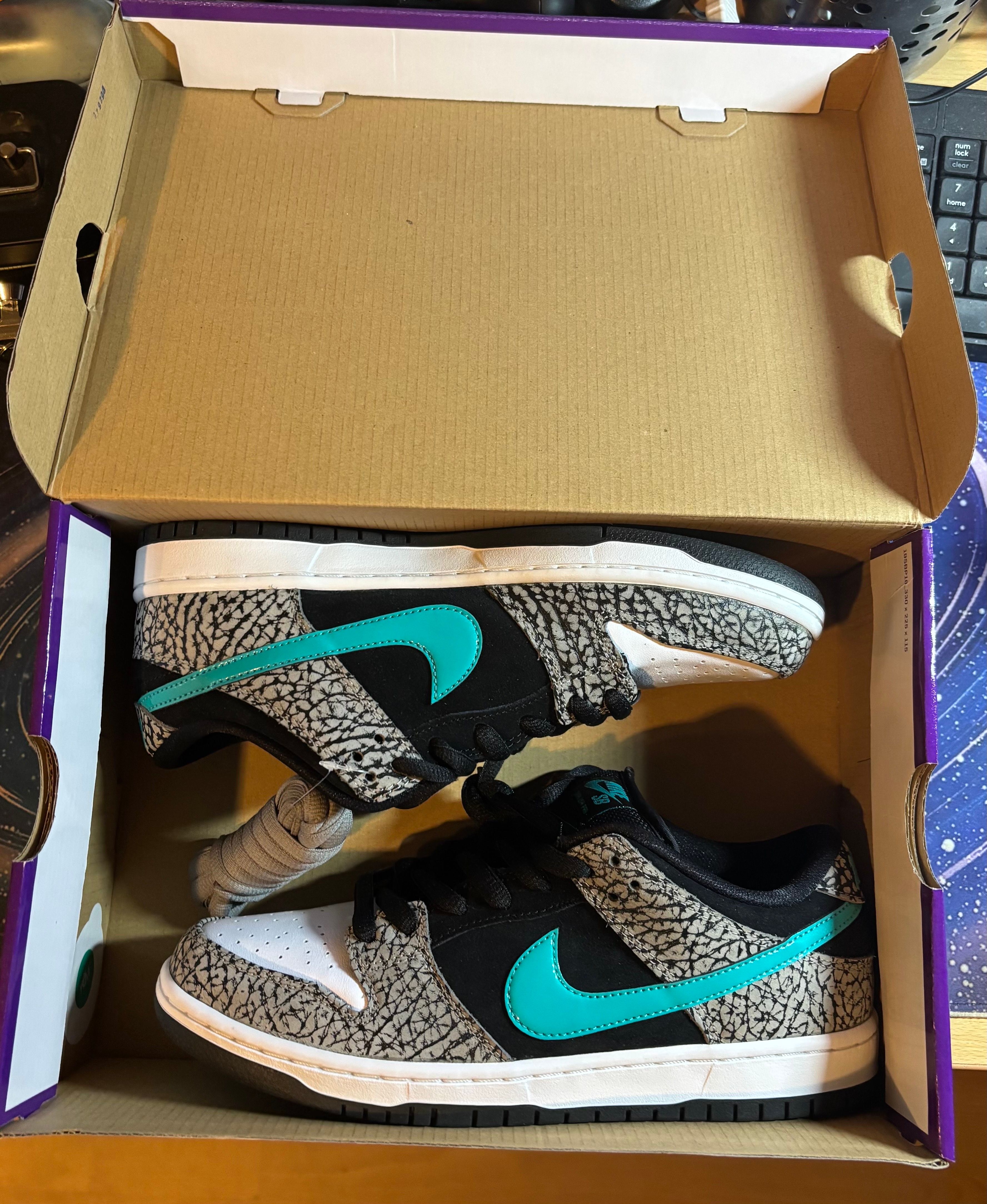 Nike SB Dunk Low "Elephant/Safari"