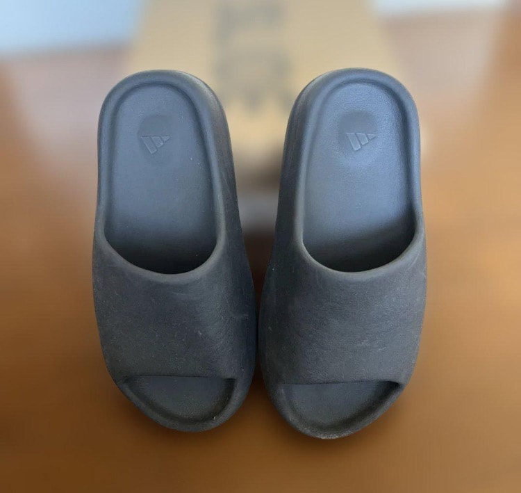 アディダス イージースライド "スレートマリン"