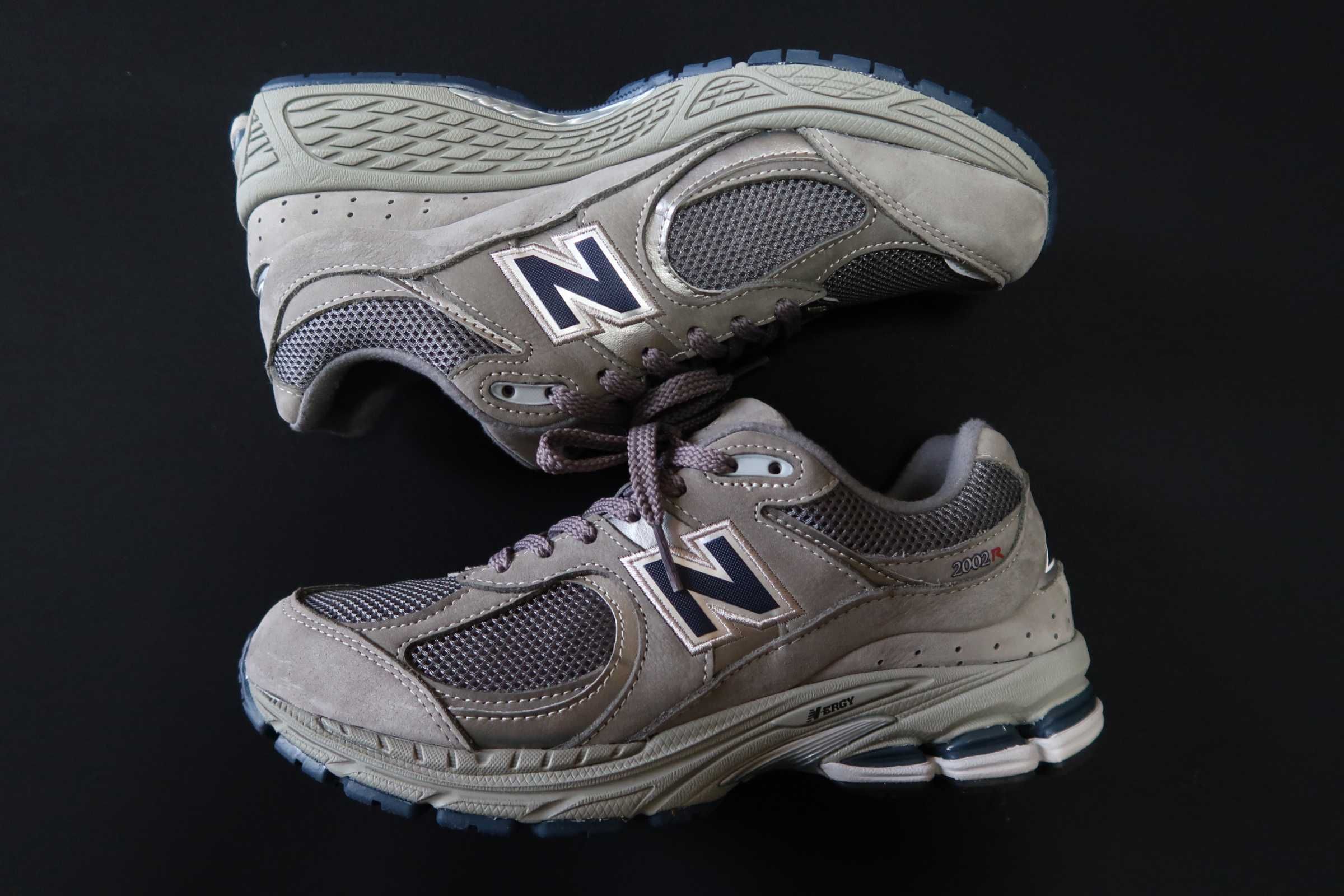 New Balance 2002R "Gray"