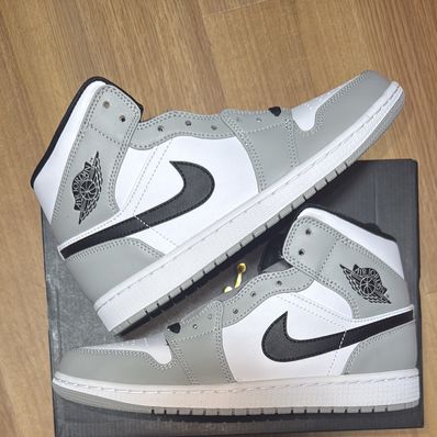 Nike Air Jordan 1 Mid "Light Smoke Grey/White/Black"