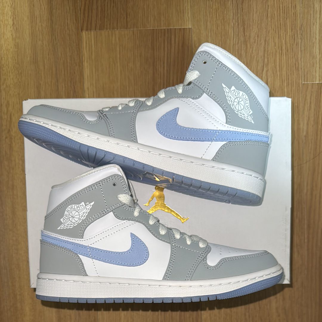 Nike Women's Air Jordan 1 Mid "Wolf Grey"