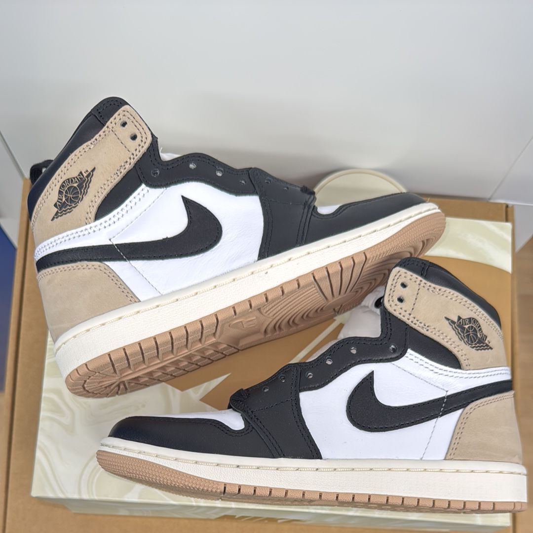 Nike Women's Air Jordan 1 Retro High OG "Latte"