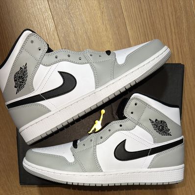 Nike Air Jordan 1 Mid "Light Smoke Grey/White/Black"