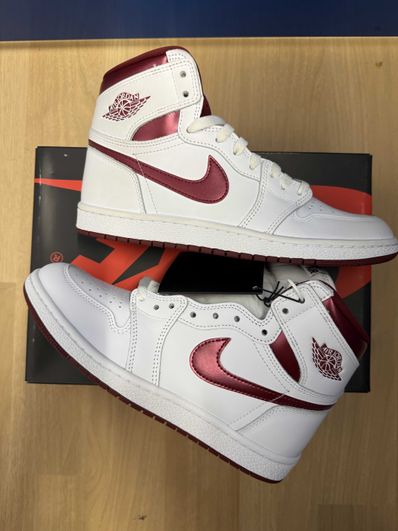 Nike Air Jordan 1 High '85 "Metallic Burgundy"
