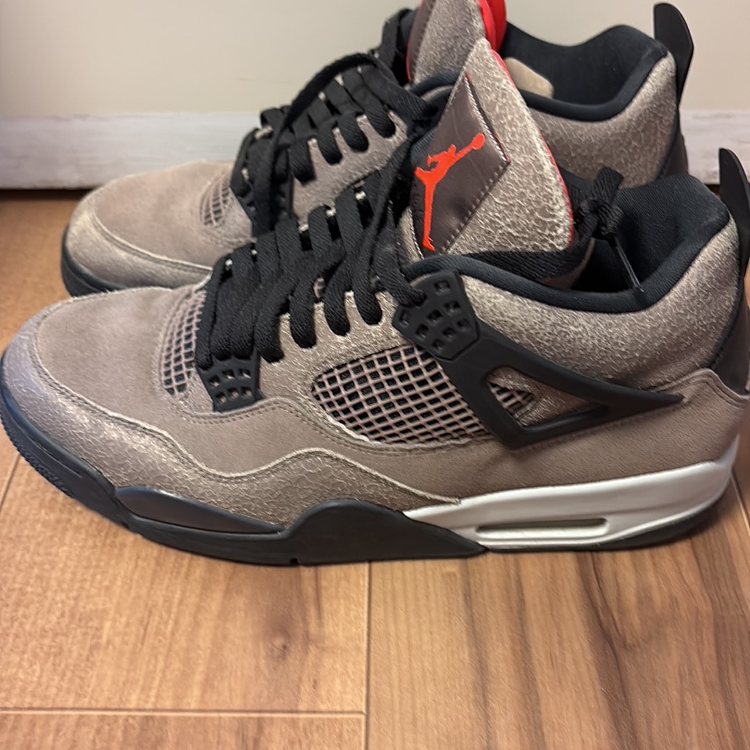 Nike Air Jordan 4 "Taupe Haze"