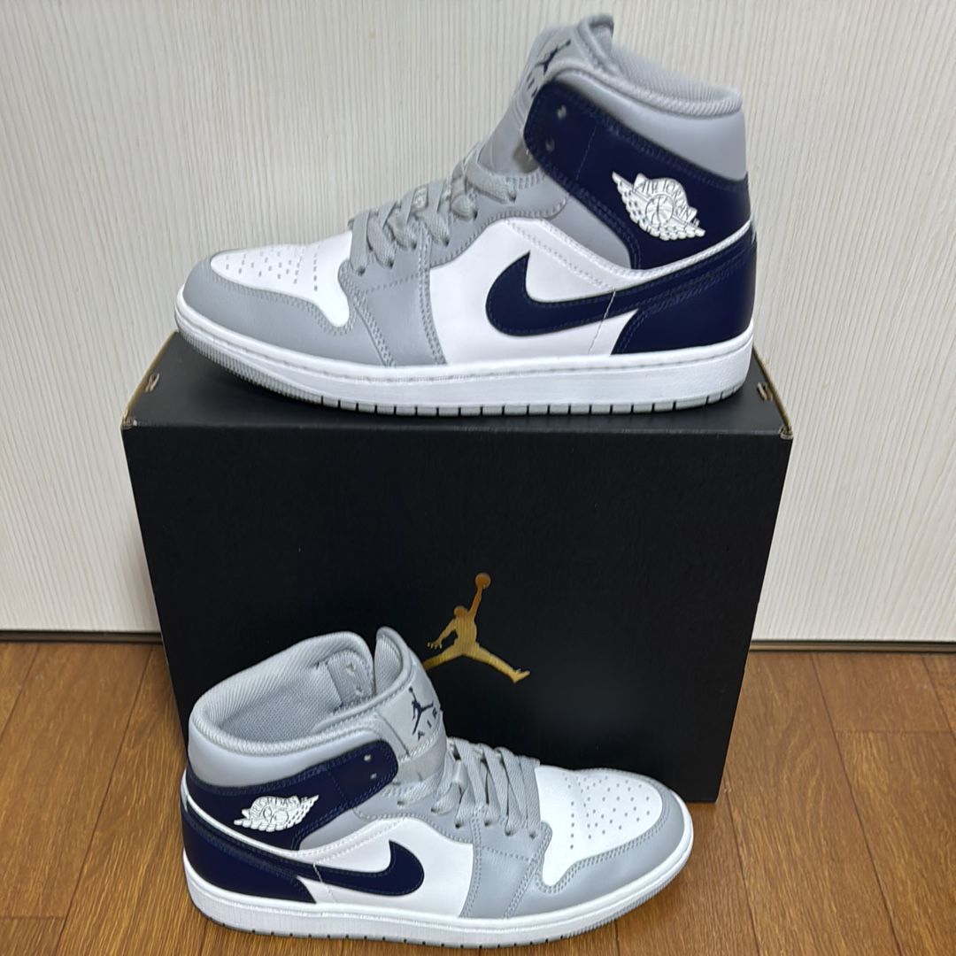 Nike Air Jordan 1 Mid "White/Wolf Grey/Midnight Navy"