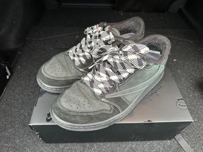 Travis Scott × Nike Air Jordan 1 Low OG SP "Black Phantom"