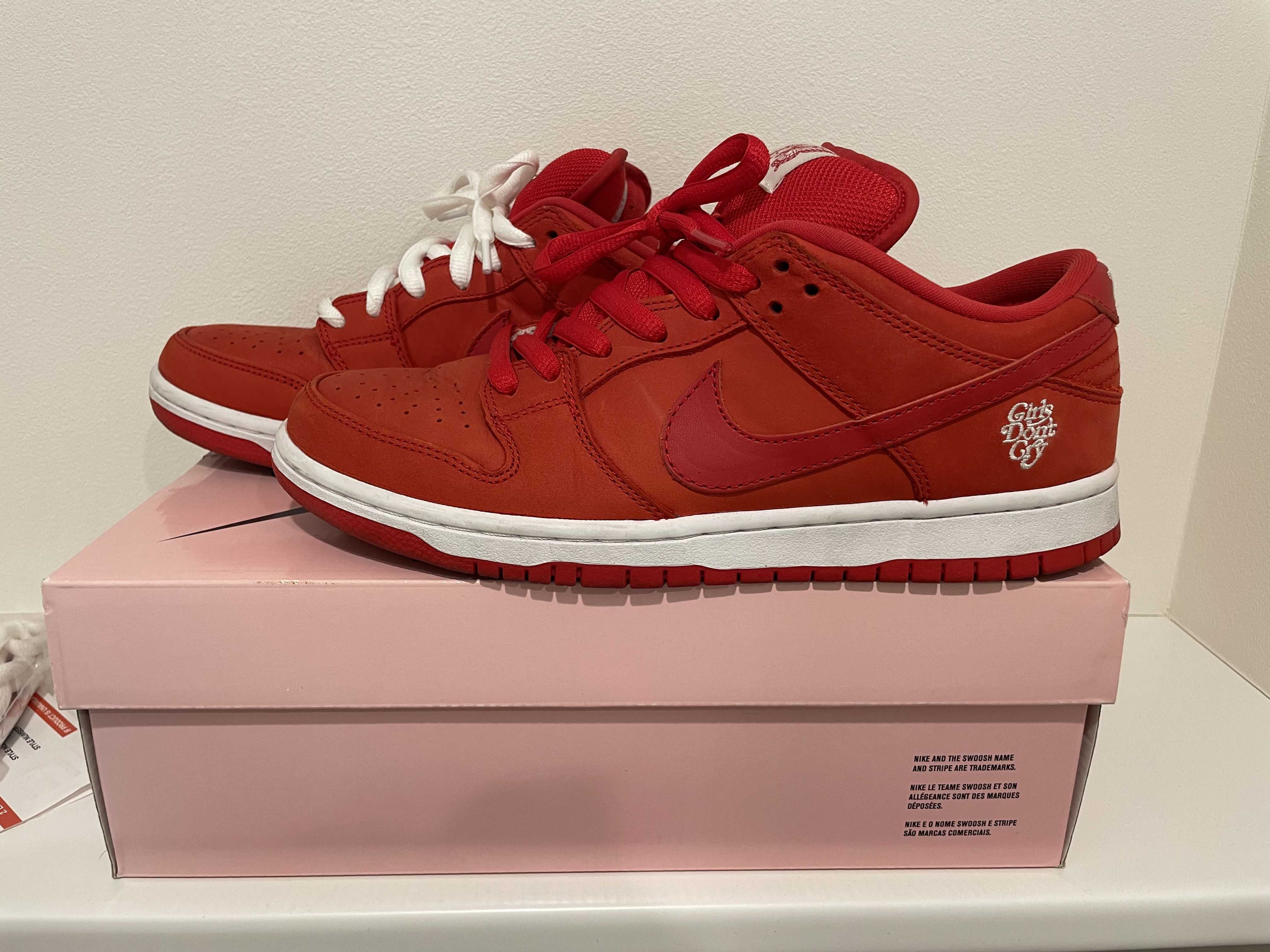 Girls Don't Cry × Nike SB Dunk Low Pro QS "Red" / VERDY