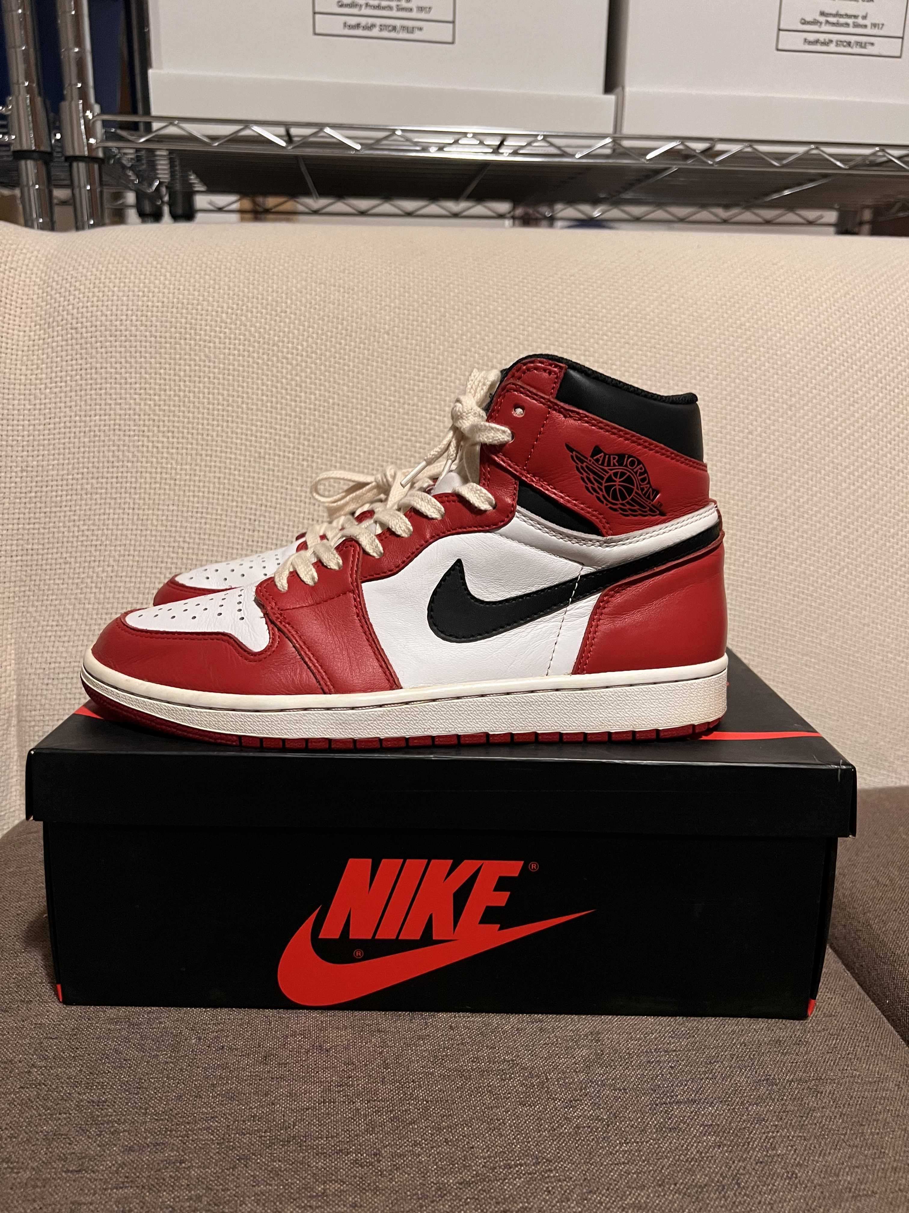 Nike Air Jordan 1 Retro High "Chicago" (2015)