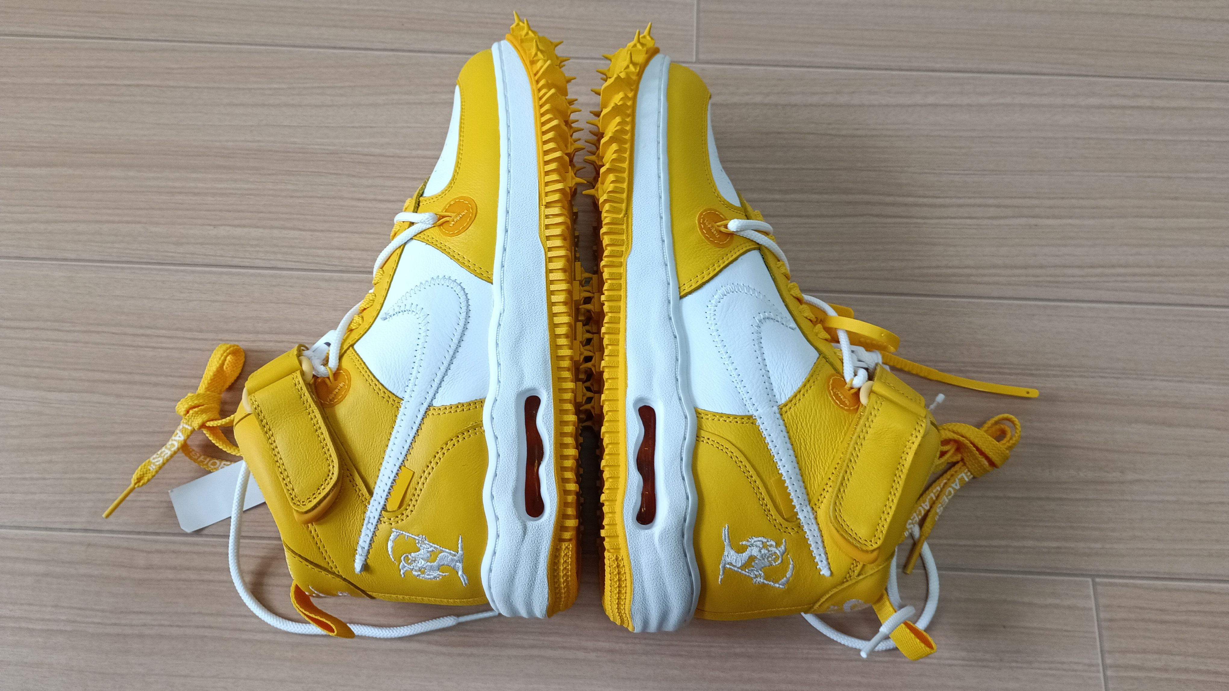 Off-White × Nike Air Force 1 Mid SP LTHR "White and Varsity Maize"