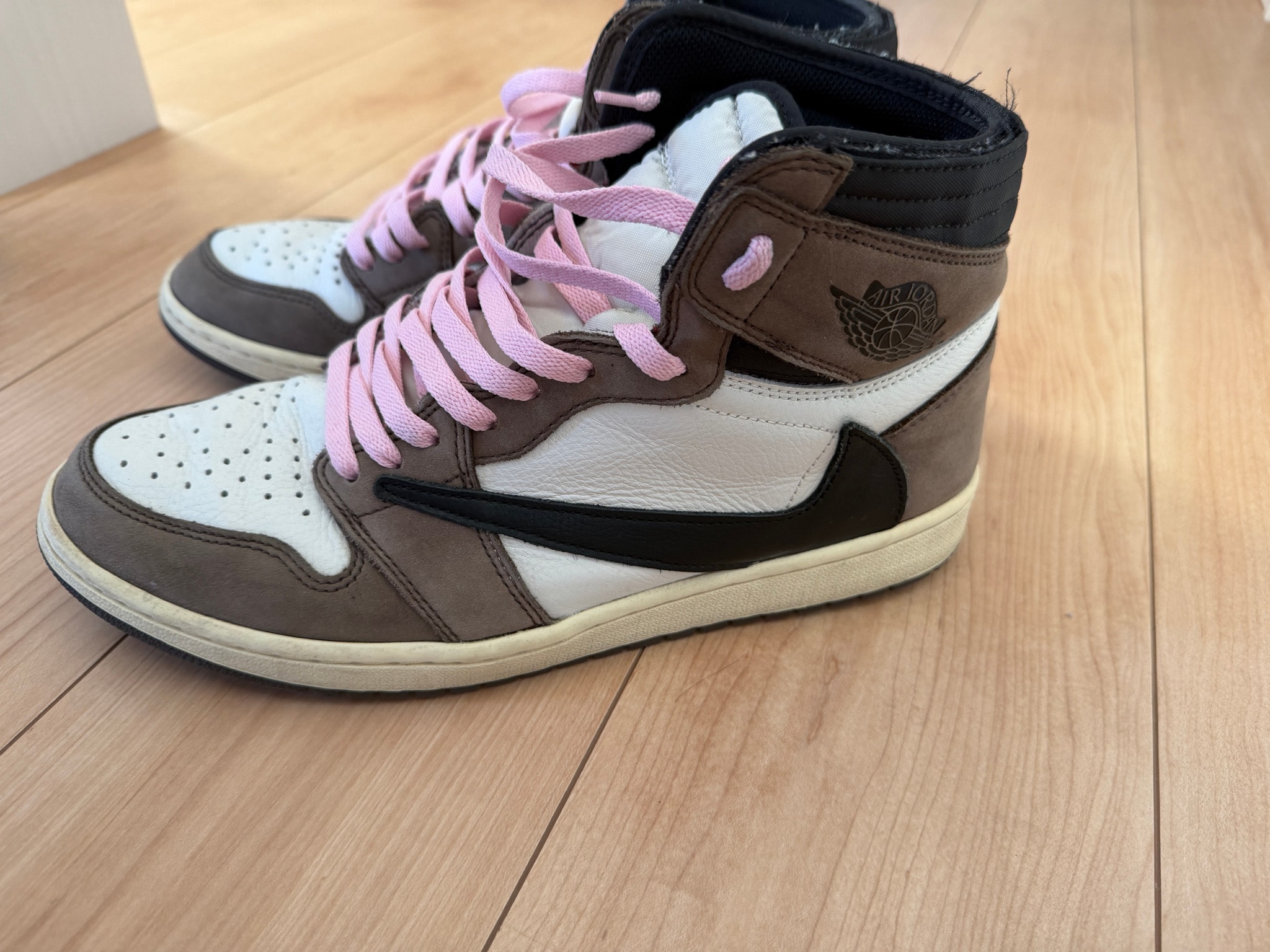 Travis Scott × Nike Air Jordan 1 Retro High OG TS SP "Sail/Dark Mocha"