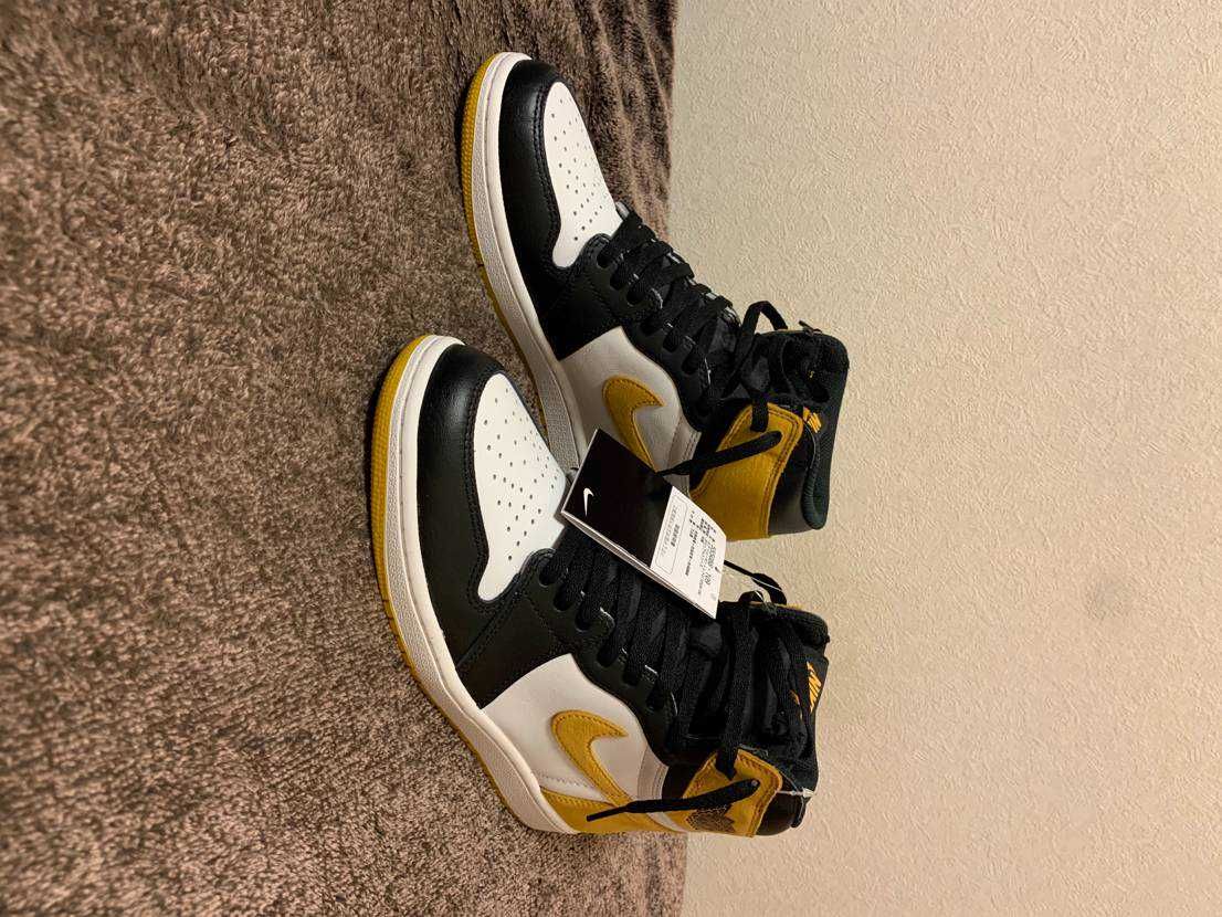Nike Air Jordan 1 Retro High OG "Black Toe/Yellow Ochre"