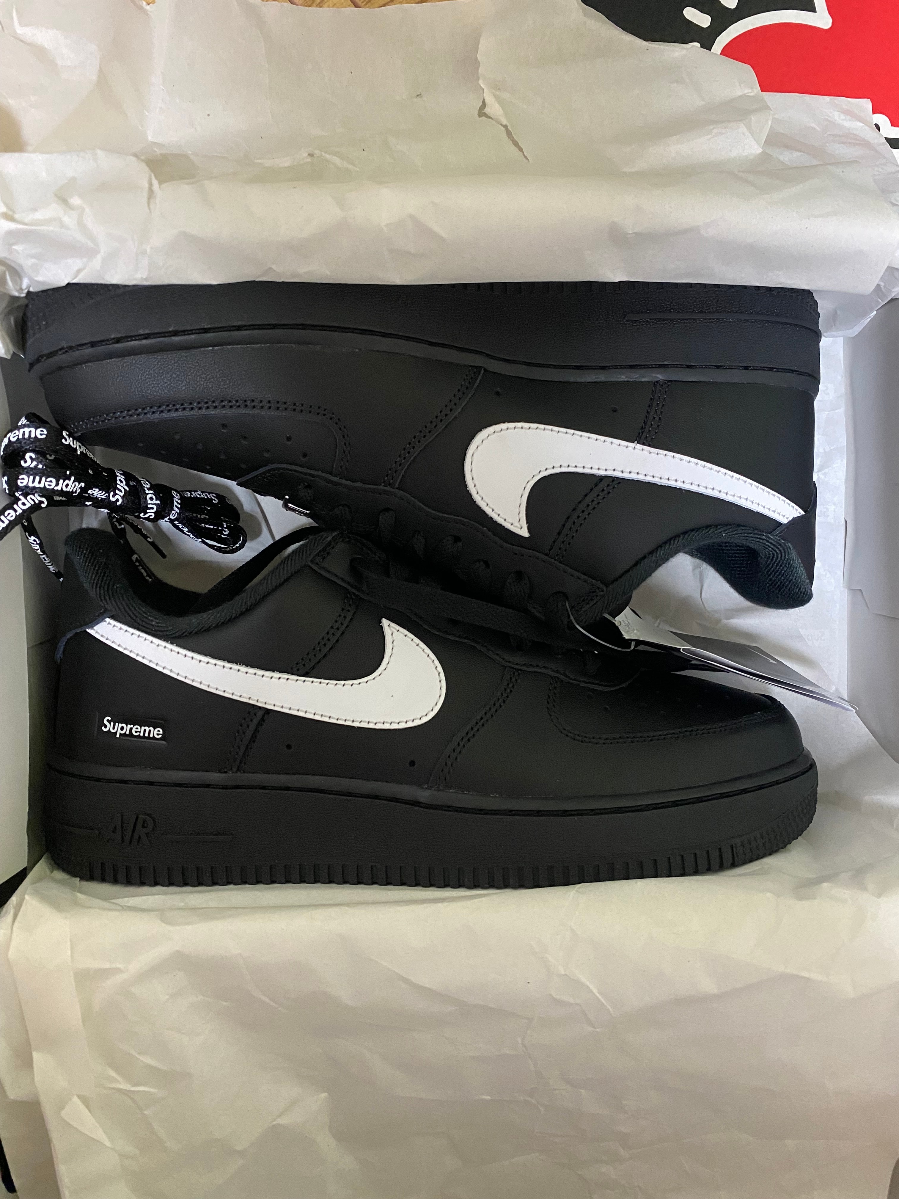 Supreme × Nike Air Force 1 Low "Black/White"