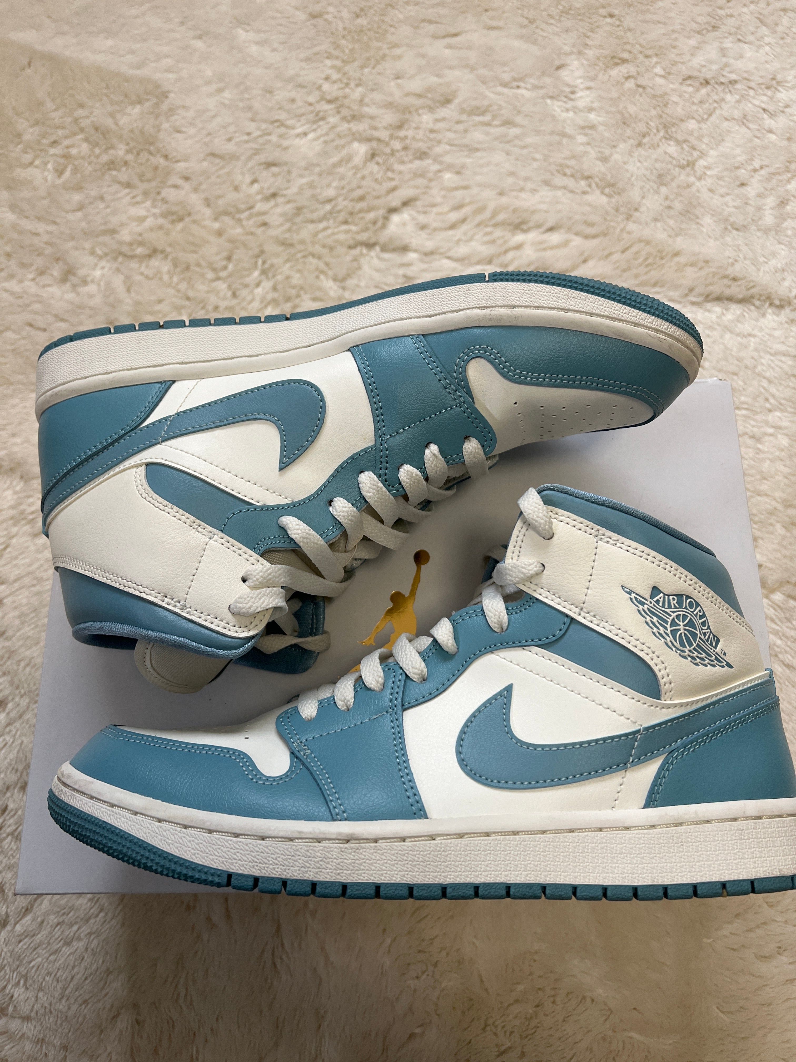 Nike Women's Air Jordan 1 Mid "University Blue"