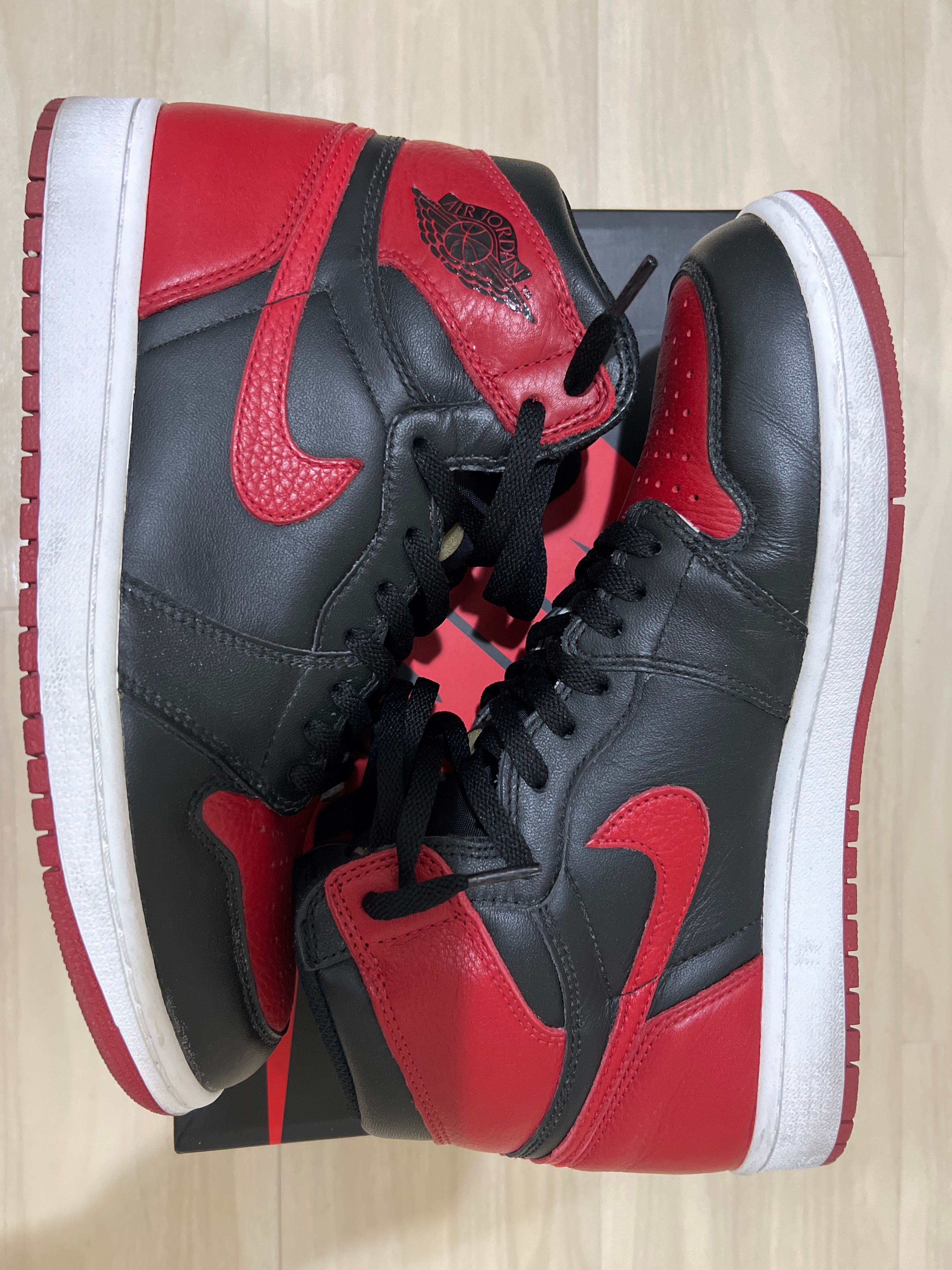 Nike Air Jordan 1 Retro High OG "Bred/Banned" (2016)