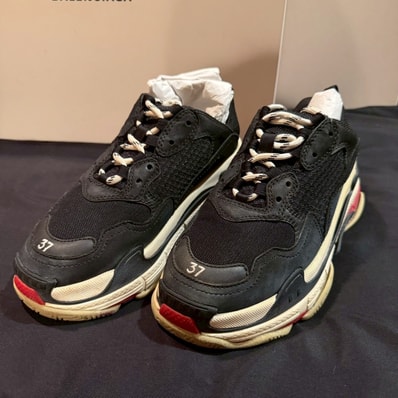 BALENCIAGA Triple S "Black/Red"