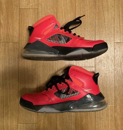 人気アイテム NIKE/ナイキJORDAN MARS 270 PSGコラボシューズ