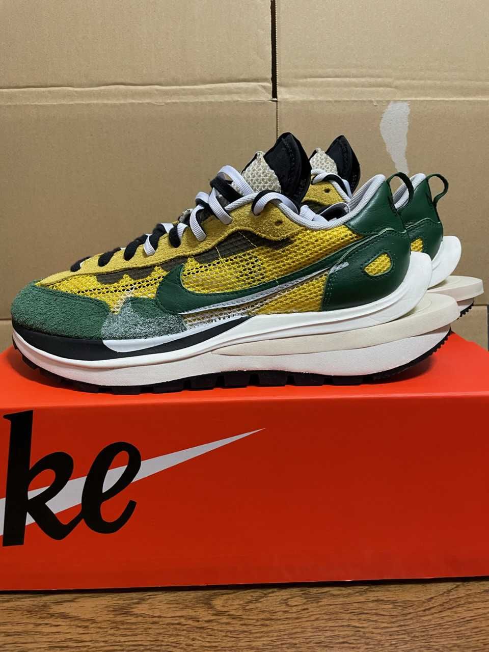 sacai × Nike Vapor Waffle "Tour Yellow/Stadium Green-Sail"