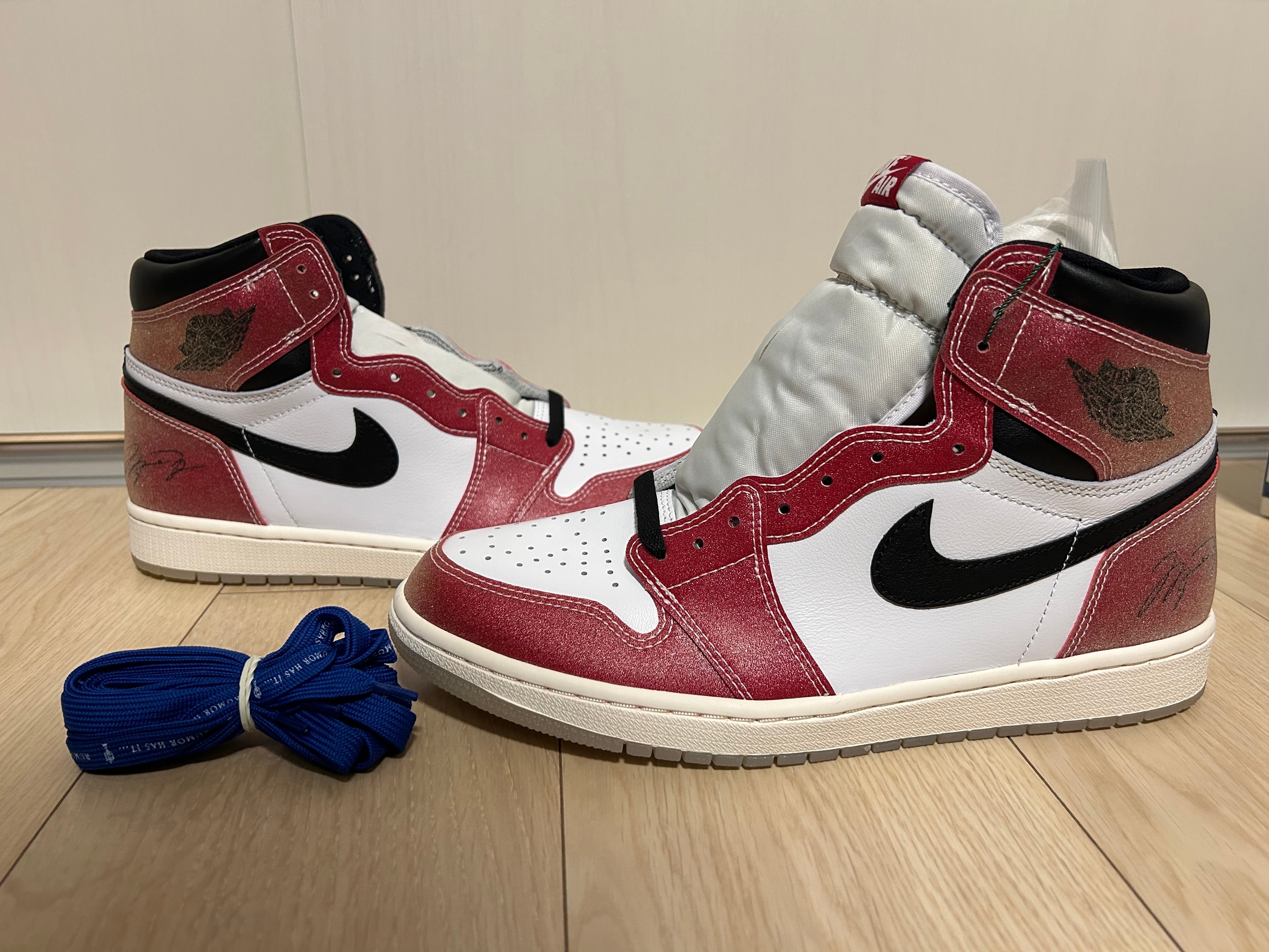 Trophy Room × Nike Air Jordan 1 Retro High "Chicago" (Friends and Family) (Blue Laces)