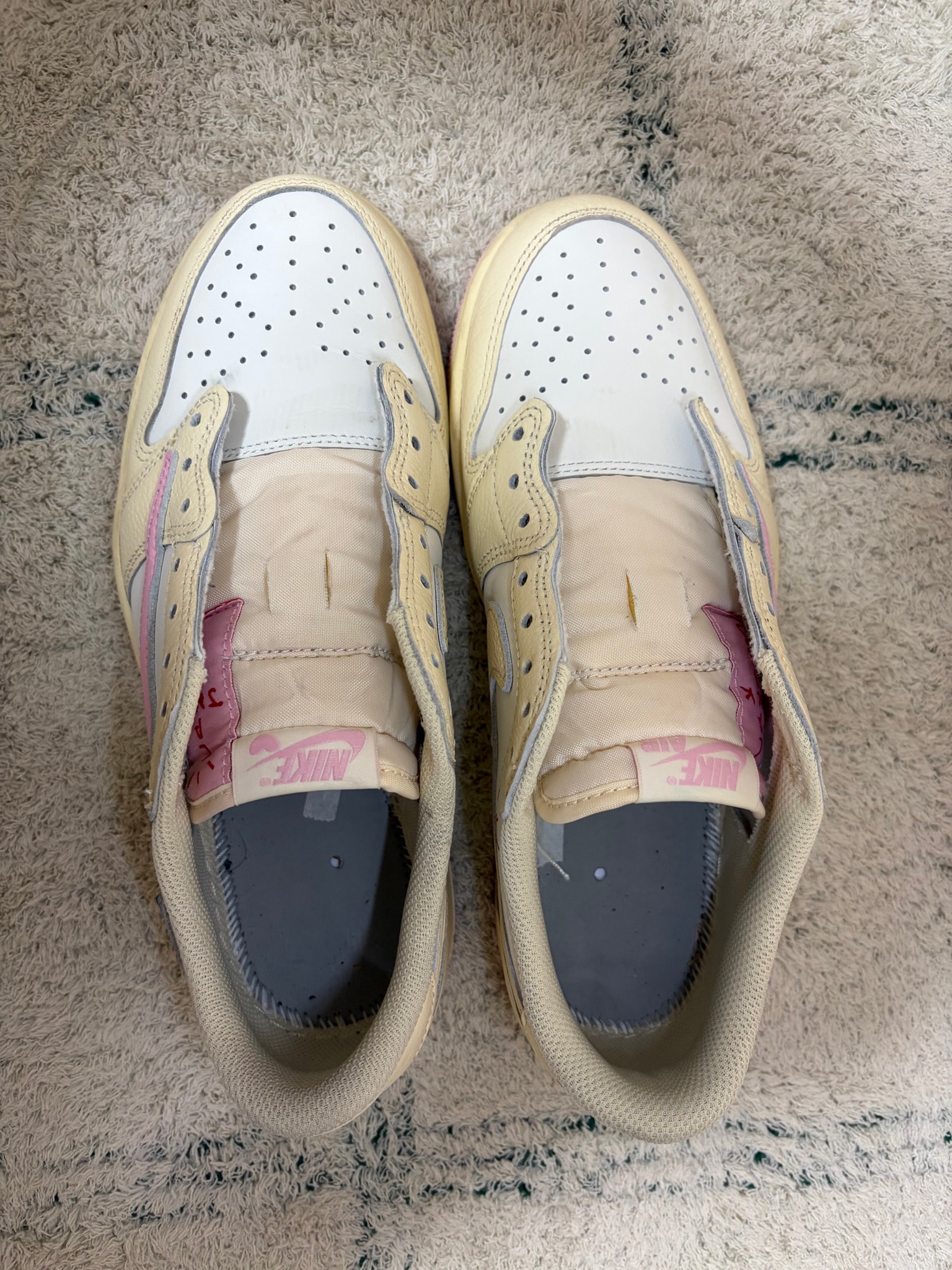 Travis Scott × Nike Air Jordan 1 Retro Low OG "Muslin/Shy Pink"