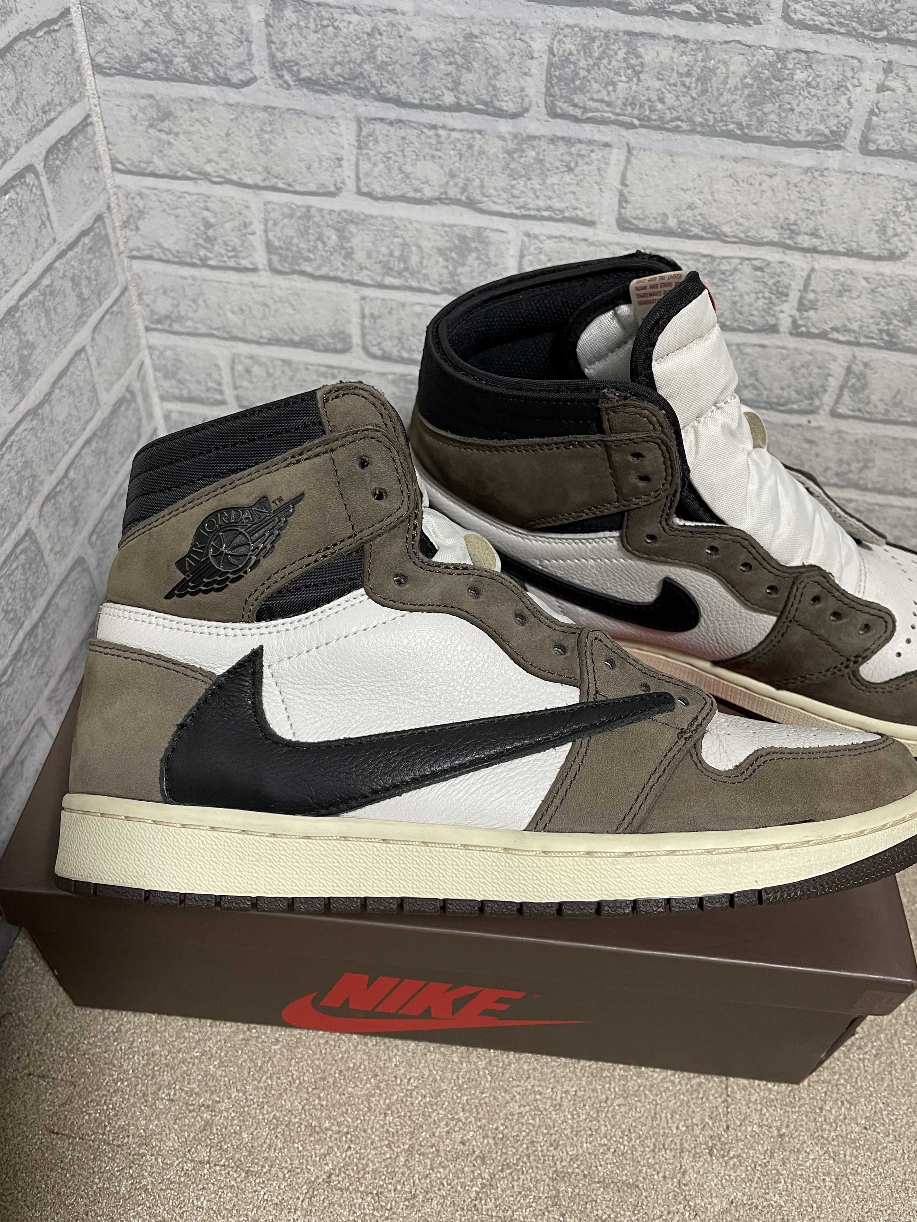 Travis Scott × Nike Air Jordan 1 Retro High OG TS SP "Sail/Dark Mocha"