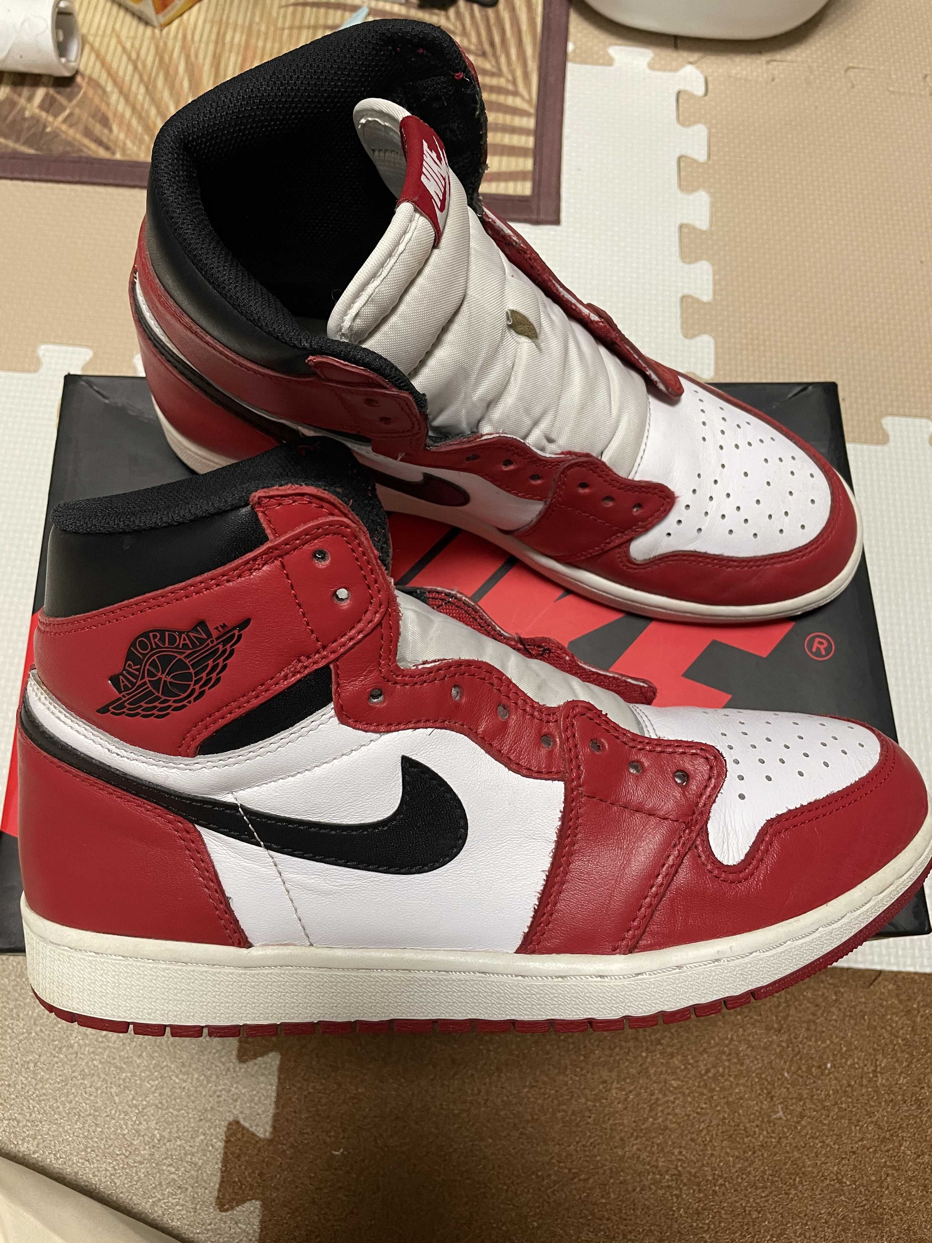 Nike Air Jordan 1 Retro High "Chicago" (2015)