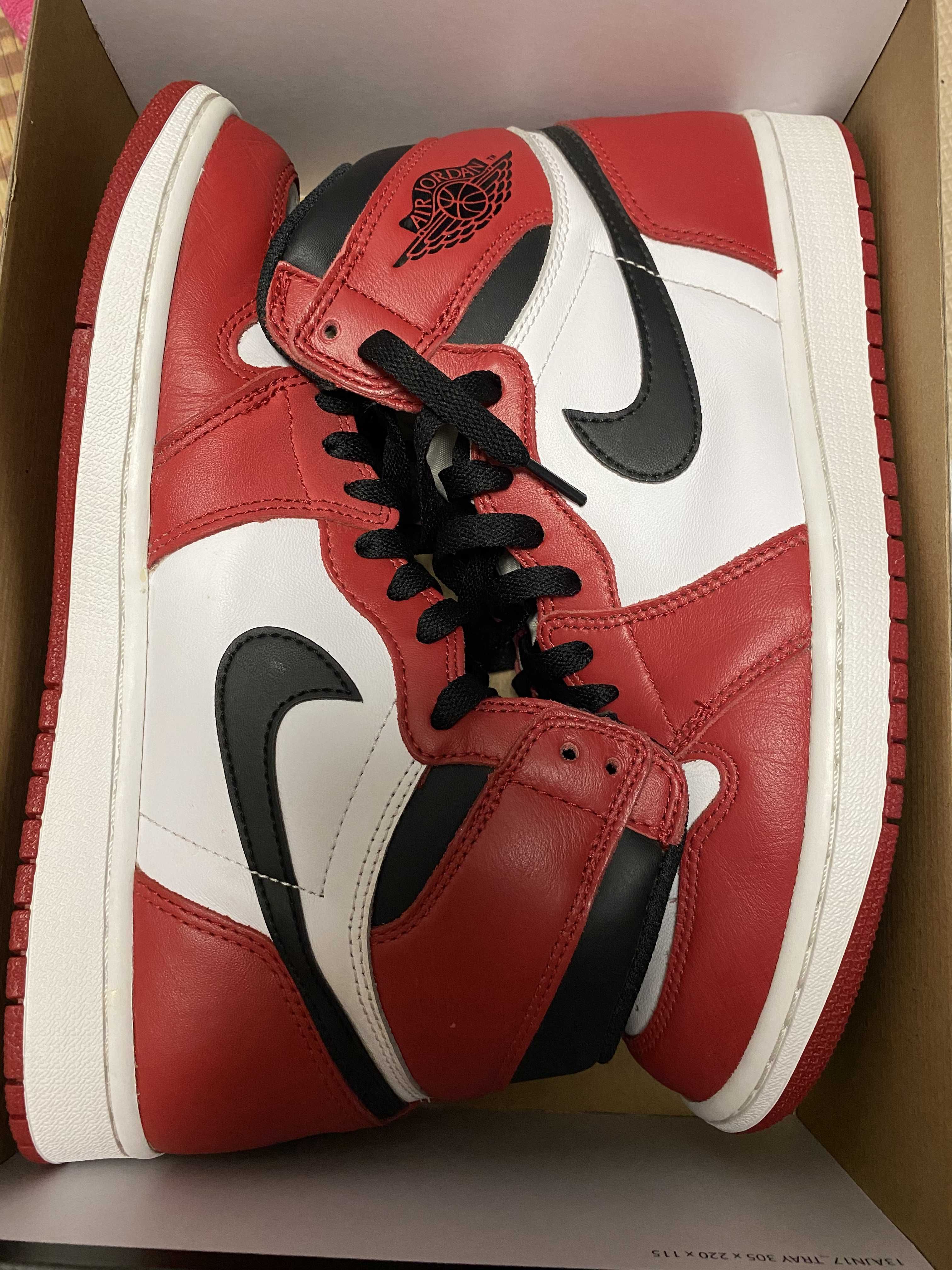 Nike Air Jordan 1 Retro High "Chicago" (2015)