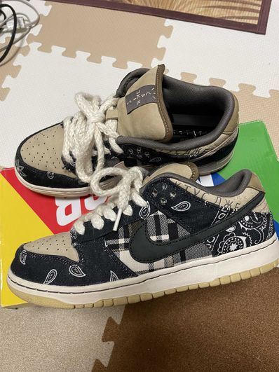 Travis Scott × Nike SB Dunk Low "Black/Parachute Beige"