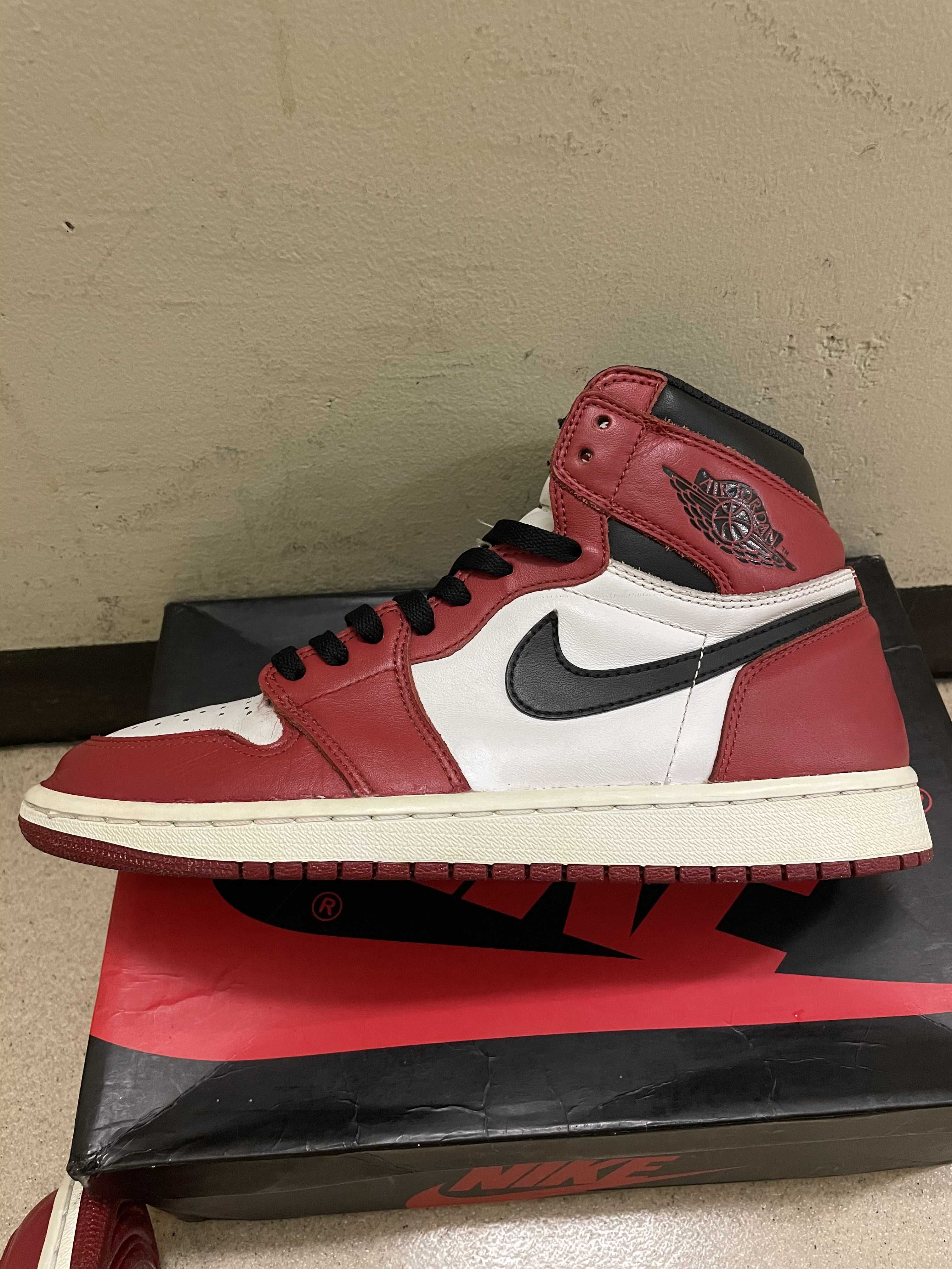 Nike Air Jordan 1 Retro High "Chicago" (2015)