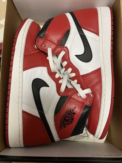 Nike Air Jordan 1 Retro High "Chicago" (2015)