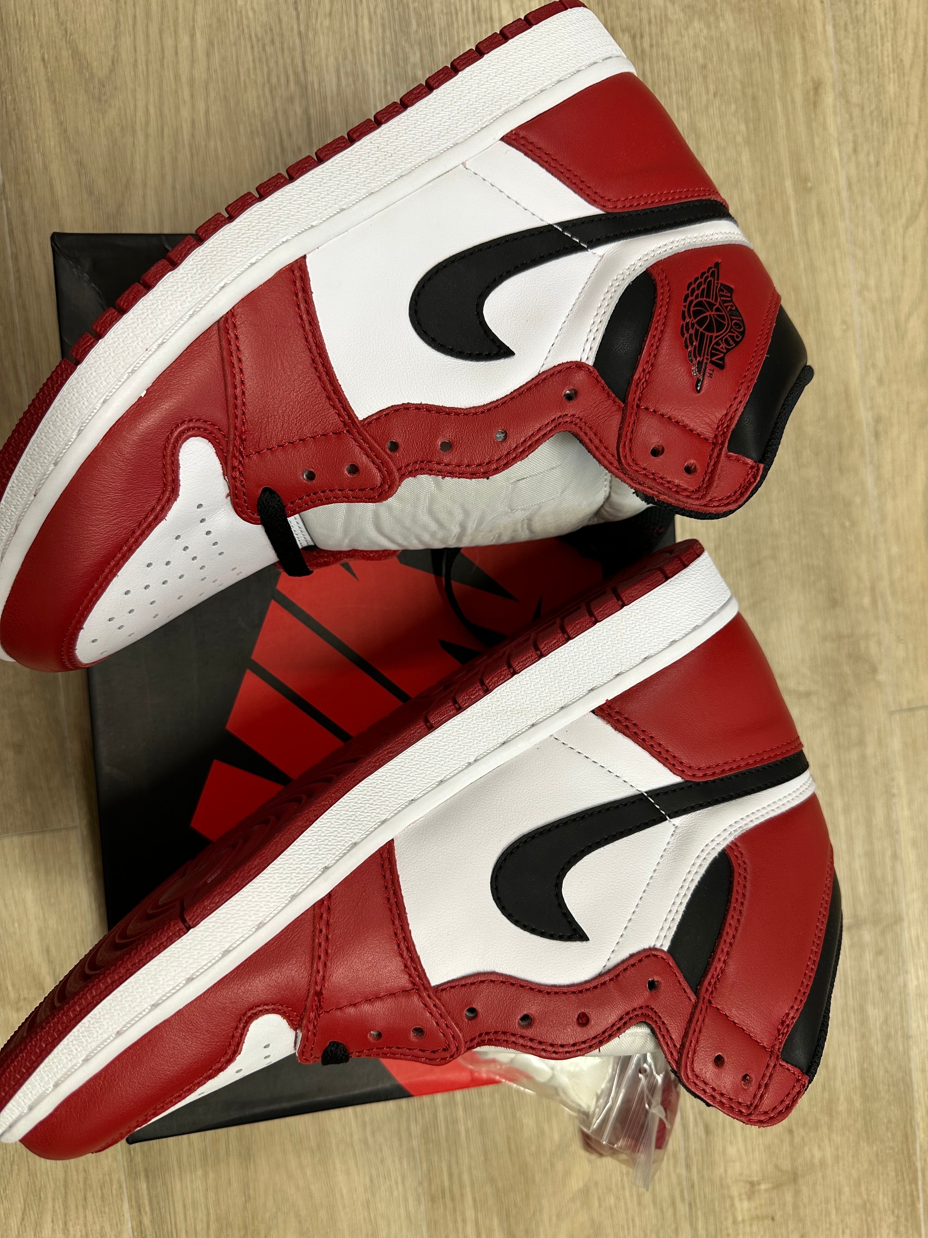 Nike Air Jordan 1 Retro High "Chicago" (2015)