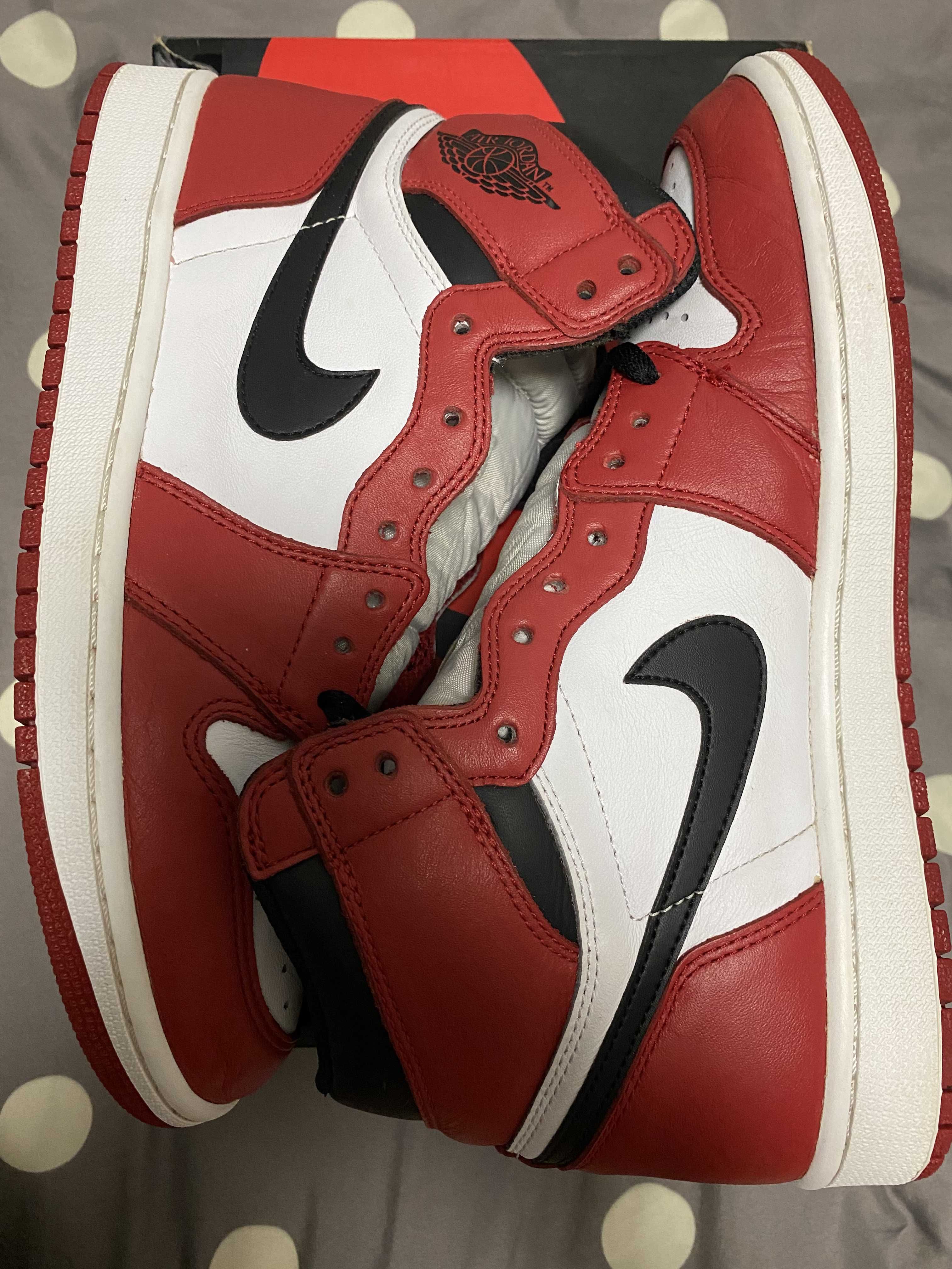 Nike Air Jordan 1 Retro High "Chicago" (2015)