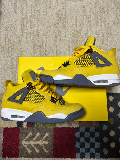 Nike Air Jordan 4 "Tour Yellow"