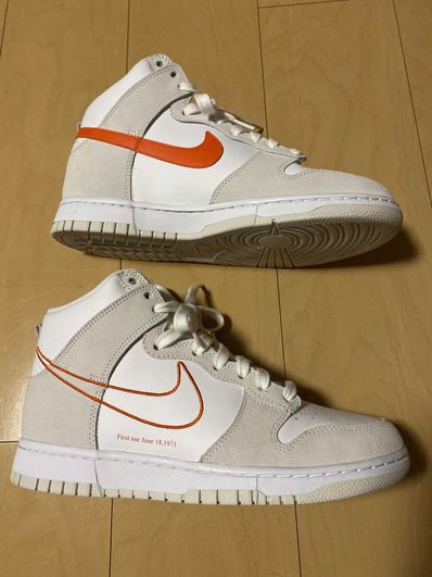 NIKE Women's DUNK HIGH SE FIRST USE "WHITE/ORANGE"