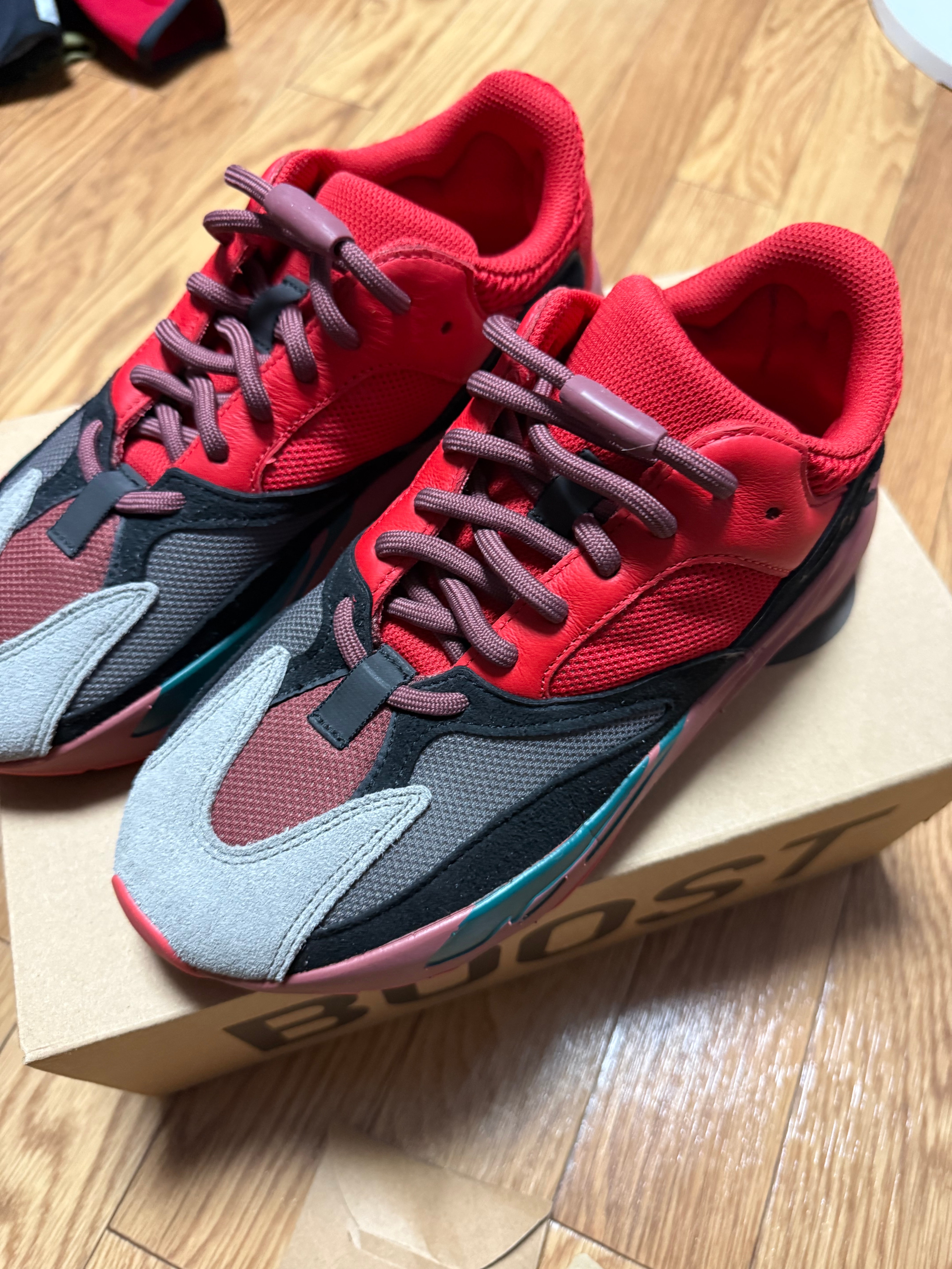 adidas Originals YEEZY Boost 700 "Hi-Res Red"