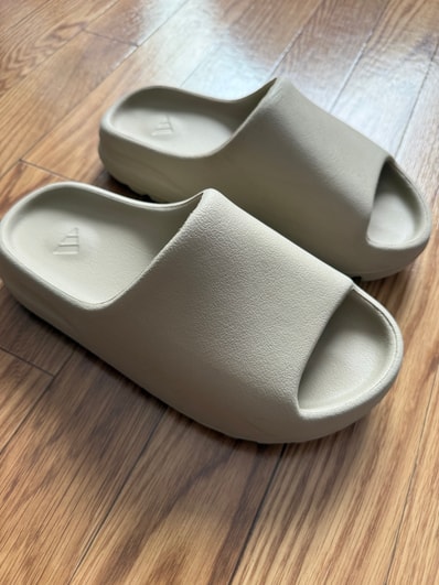 adidas YEEZY Slide "Pure" (GW1934)
