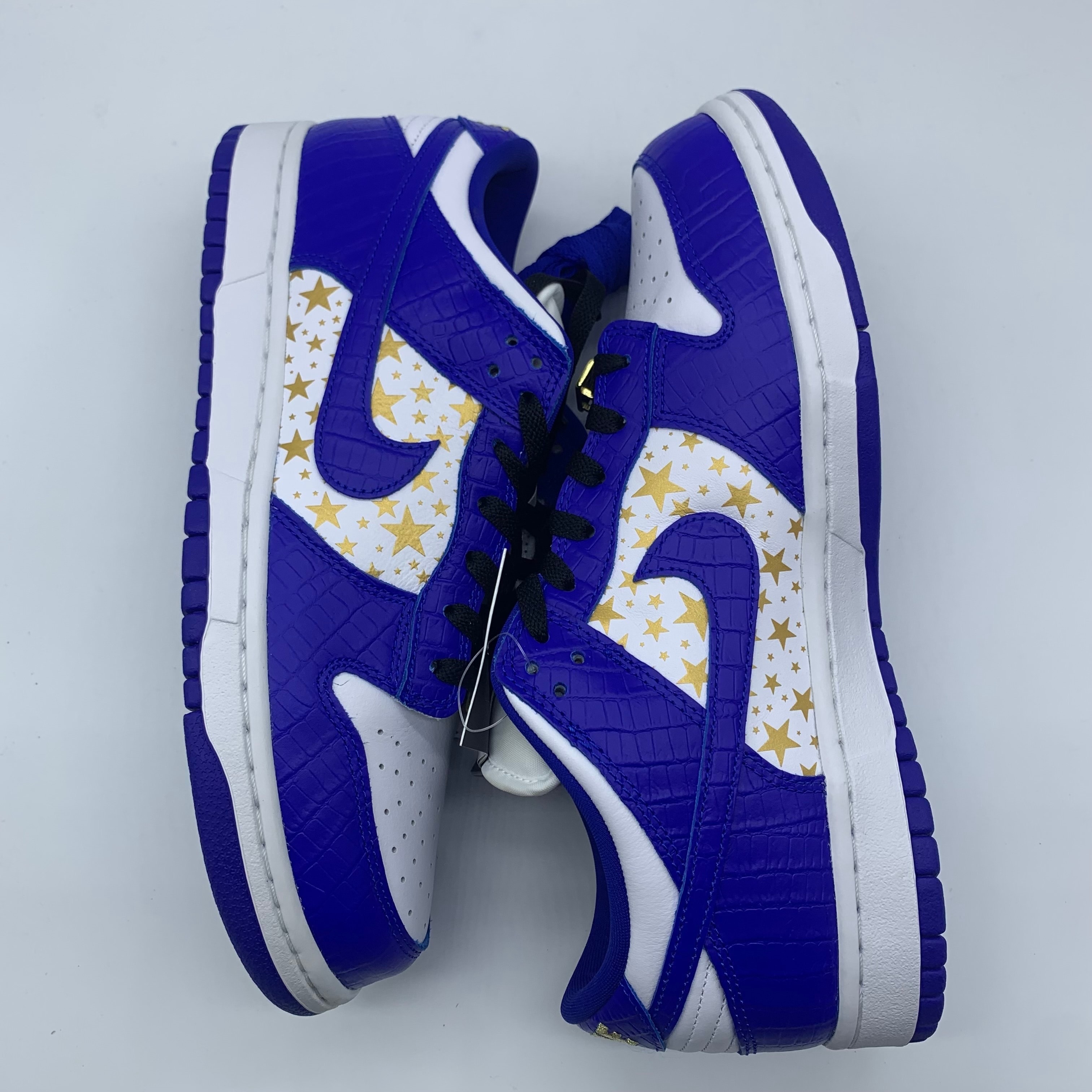 Supreme × Nike SB Dunk Low OG QS Gold Stars "White/Hyper Blue"