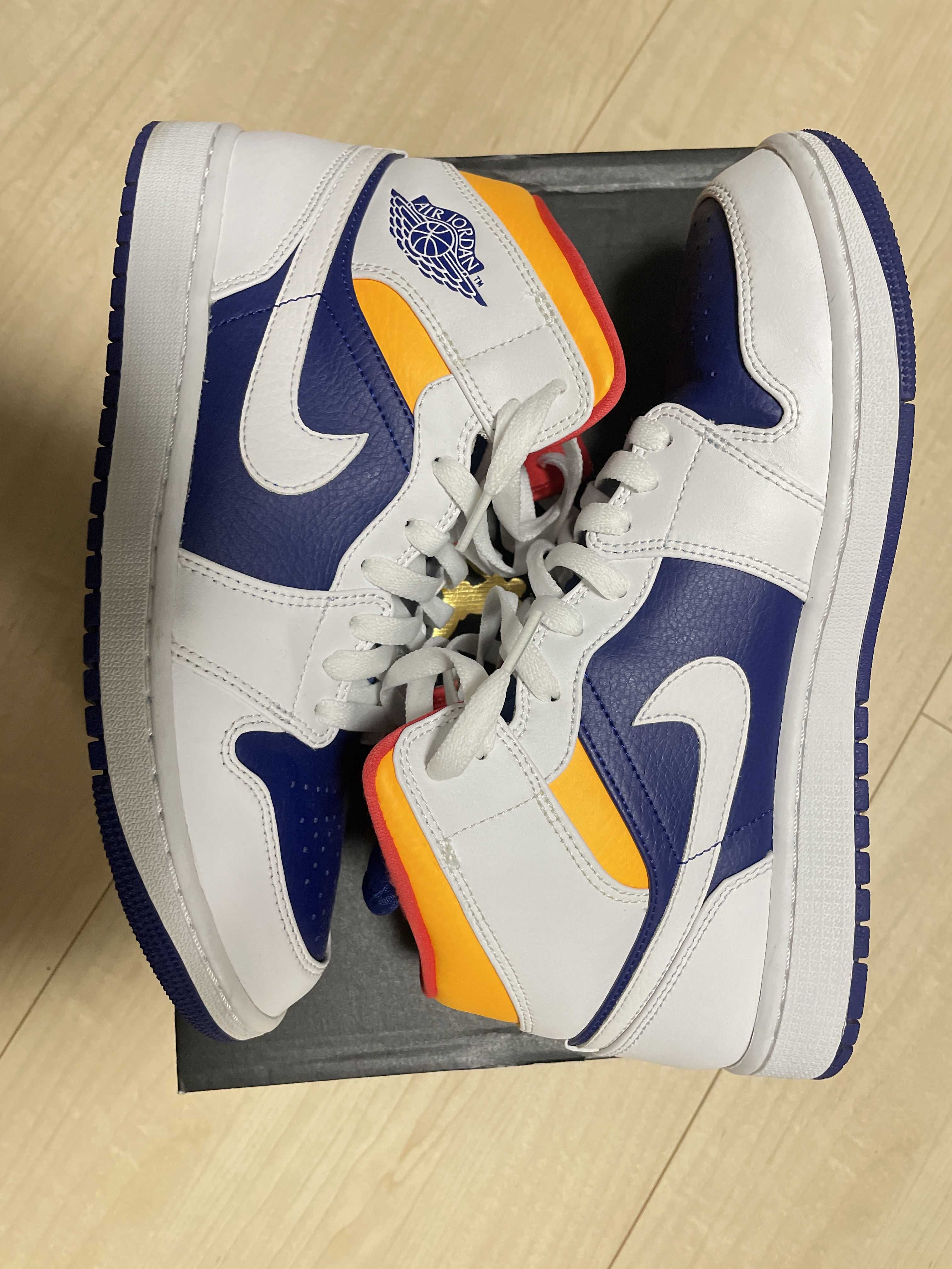 NIKE AIR JORDAN 1 MID "WHITE/NAVY/YELLOW"