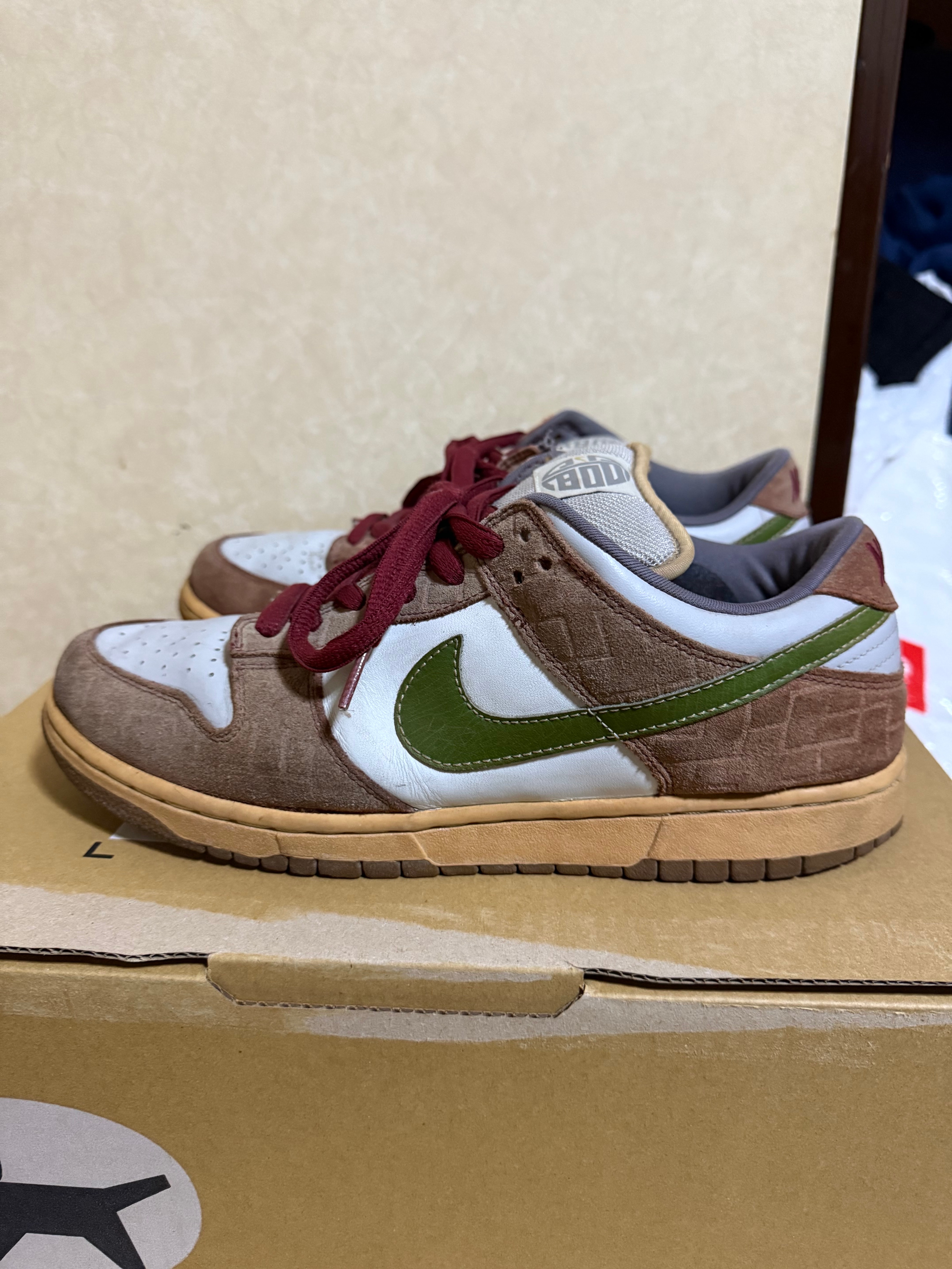 Nike SB Dunk Low "Shanghai"
